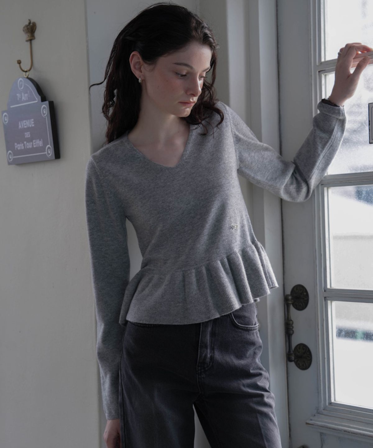 드헤베(DEHEVE) V-neck Flare Shirring Knit [Gray]