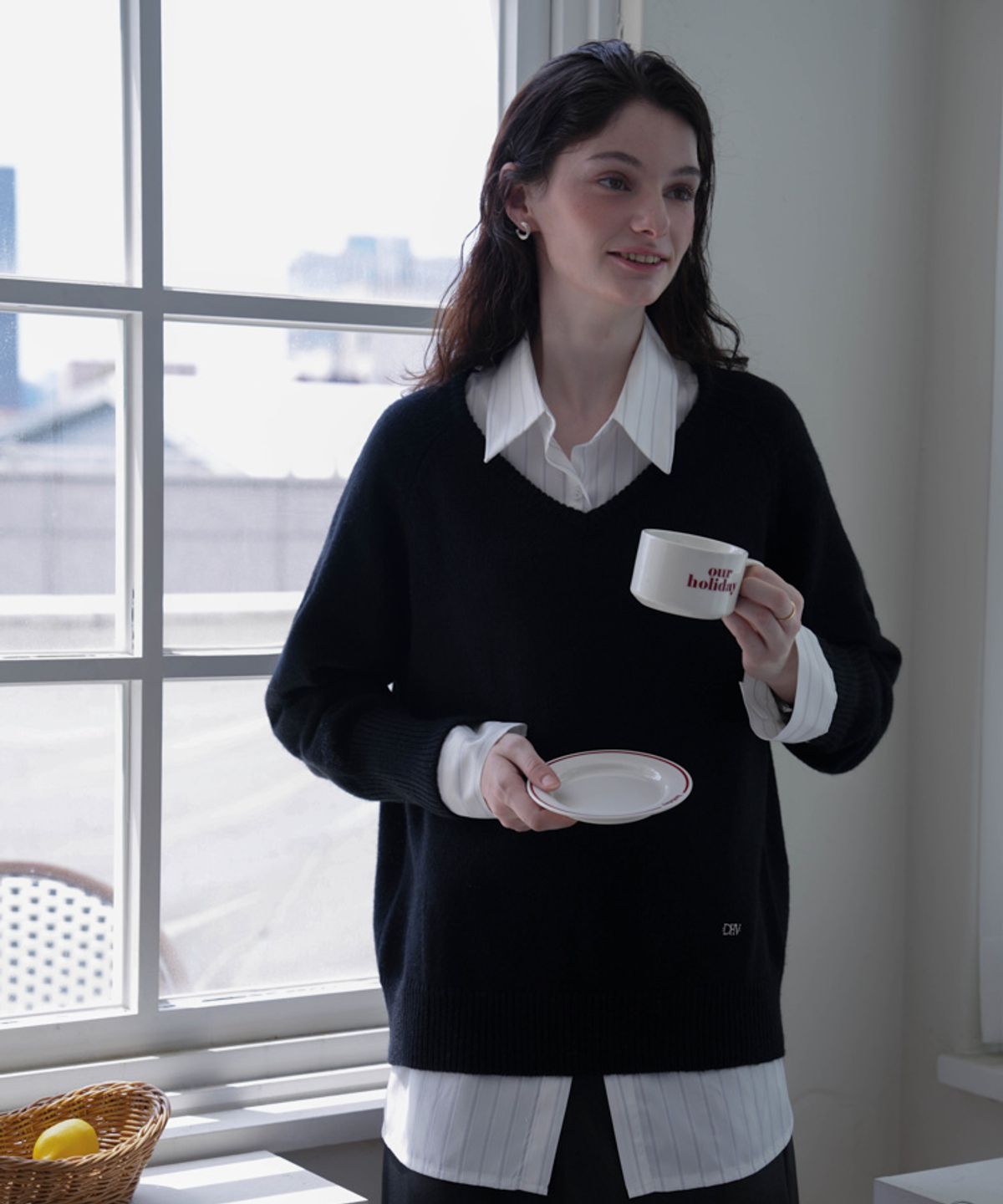 드헤베(DEHEVE) Classic V-neck Knit [Black]