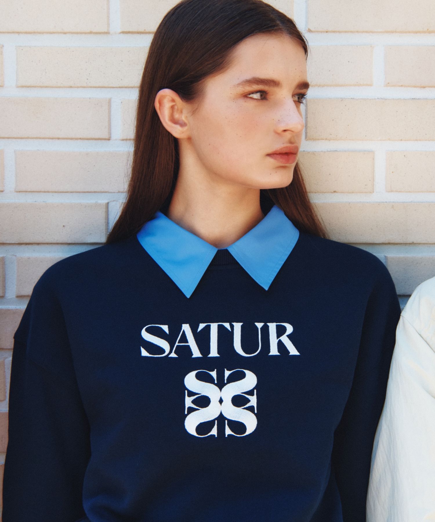 MUSINSA | SATUR (W) Classic Logo Crop Sweatshirt Navy