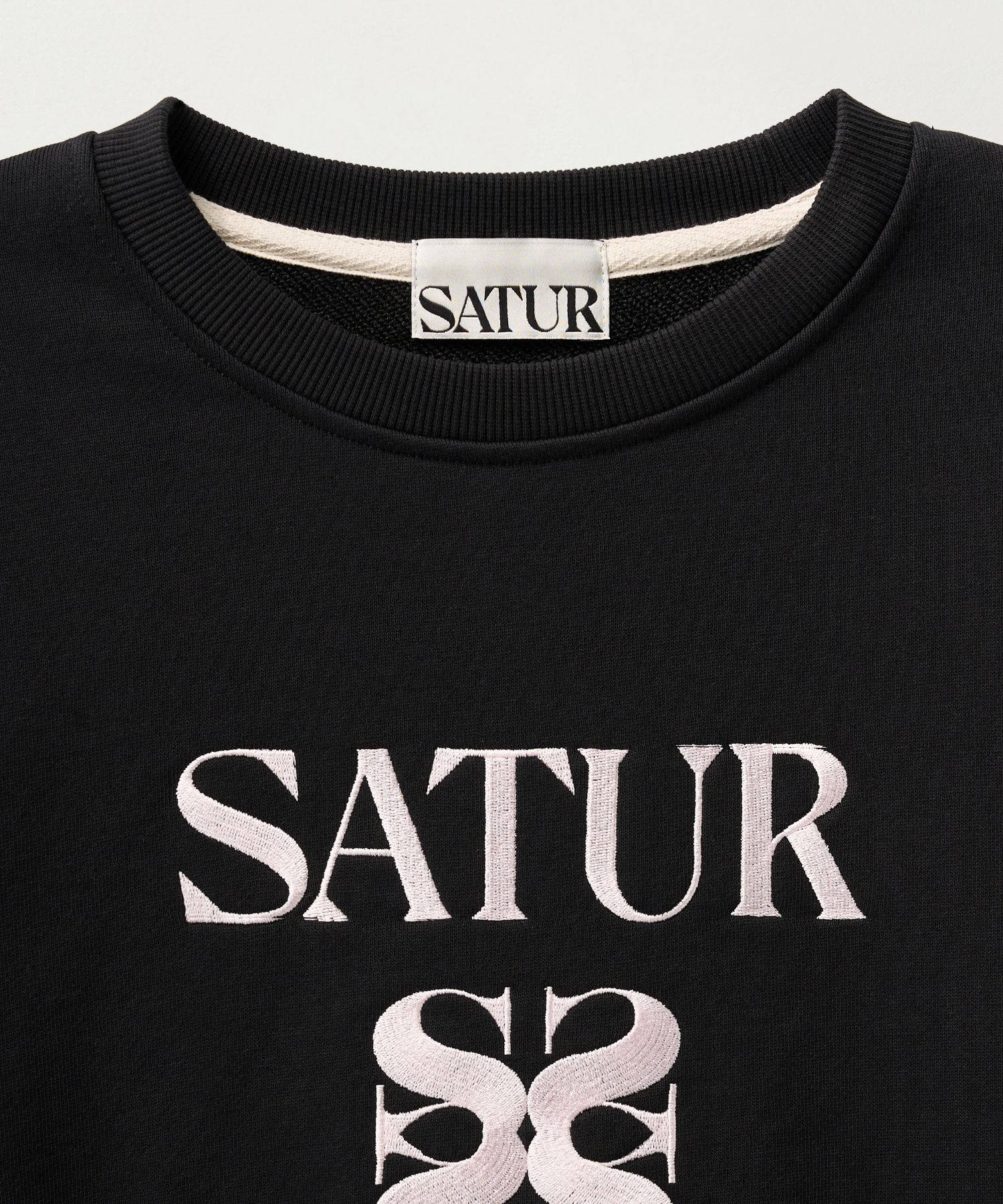 SATUR Classic Logo Sweatshirt BLACKPINK