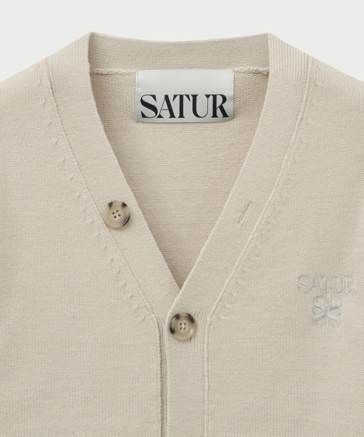 세터(SATUR) 아웃라인 베이직 브이넥 가디건 크림
