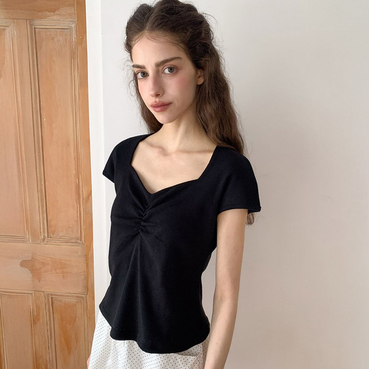 리리수(LILISU) Nova Tshirts / Black