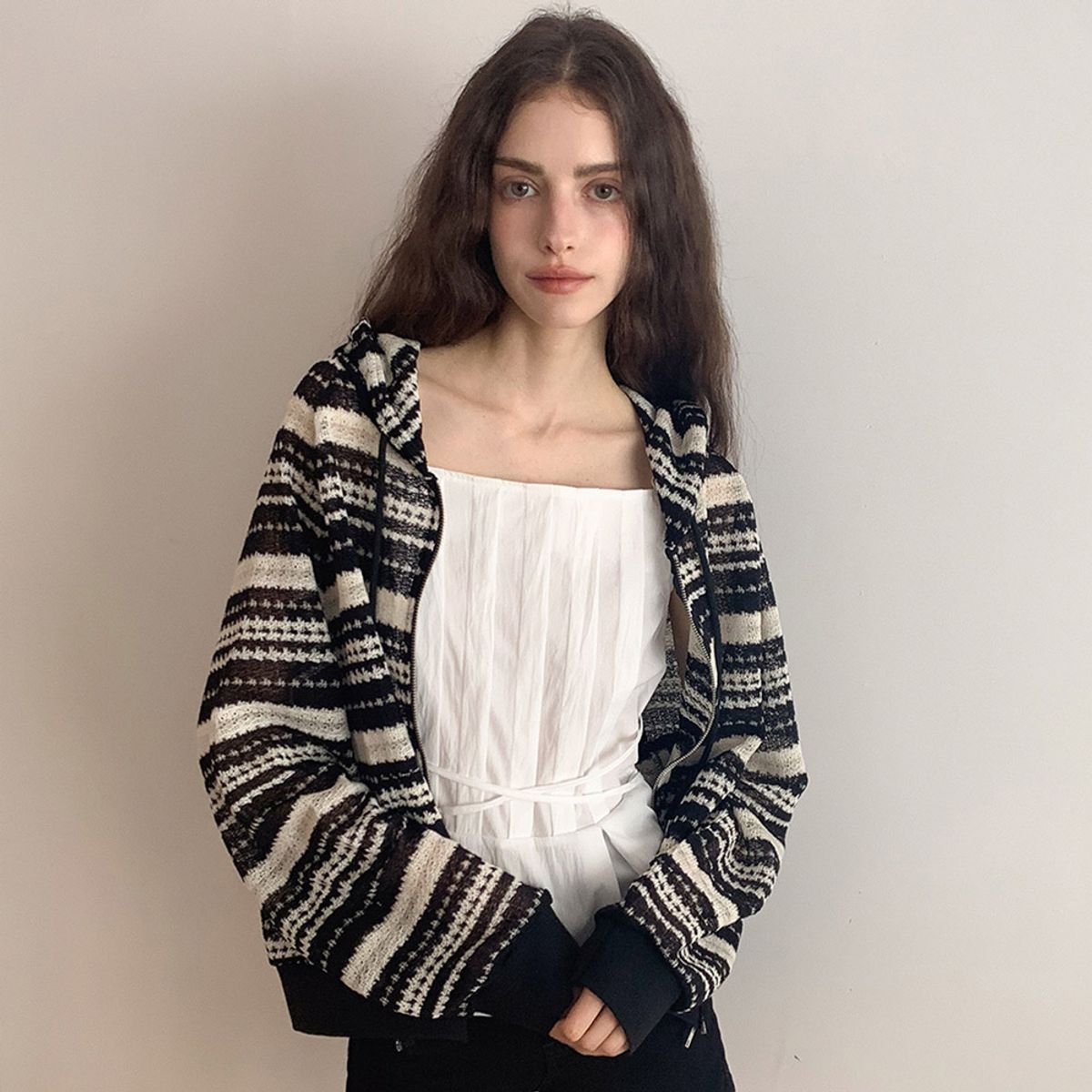 리리수(LILISU) Bloom Hoodie / Black Ivory