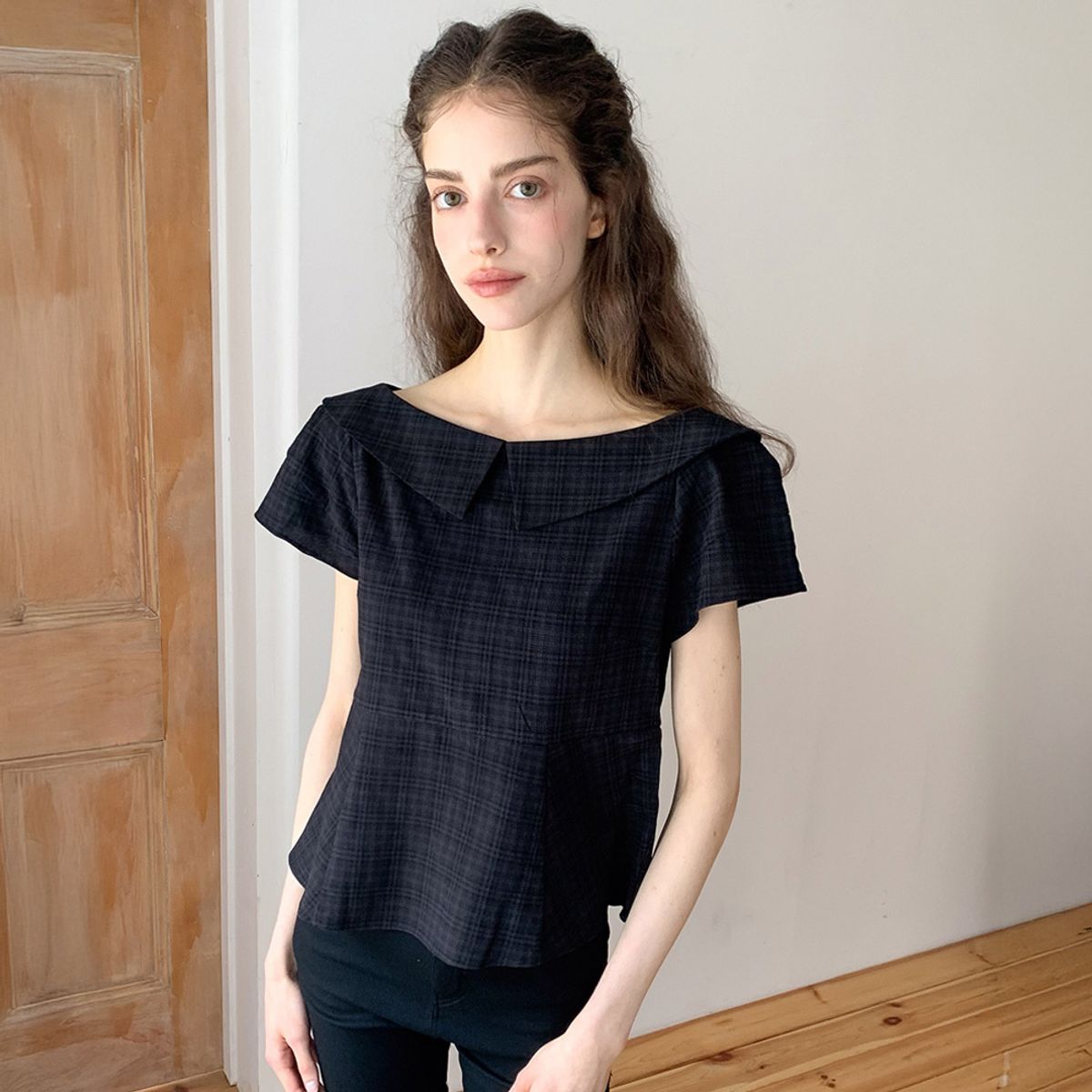 리리수(LILISU) Fran Blouse / Black Charcoal