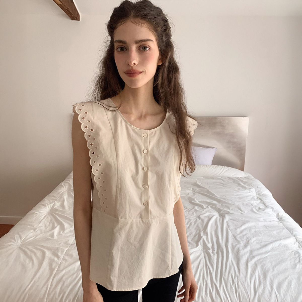 리리수(LILISU) Mane Blouse / Beige