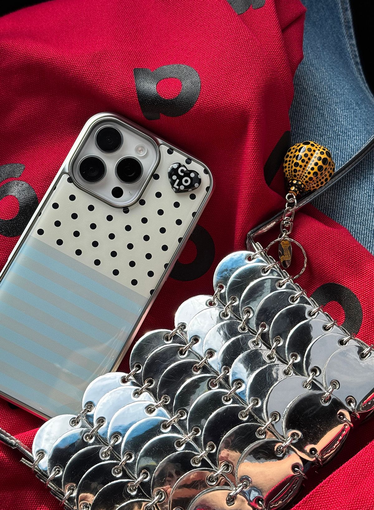 꼴라주바캉스(COLLAGEVACANCE) Dot Stripe Heart Logo Pendant Epoxy Case (폰케이스) - 2type