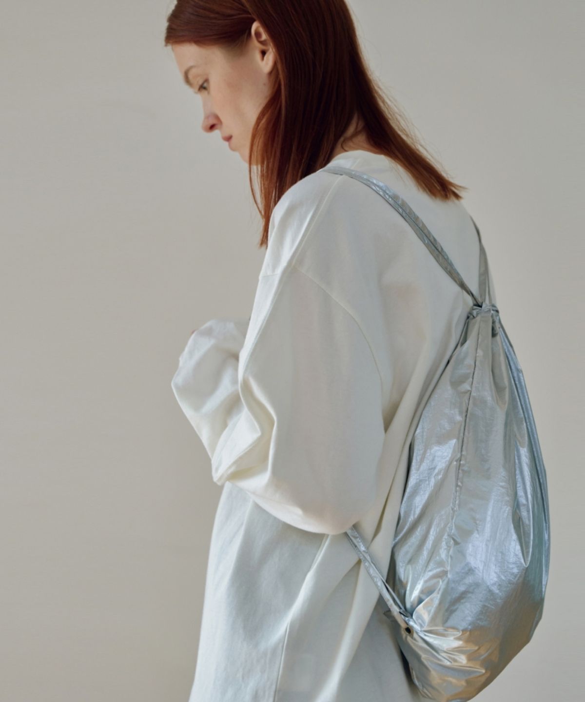 어나우트(UNNOUT) OVERSIZED VOLUME T-SHIRT  MARSHMALLOW
