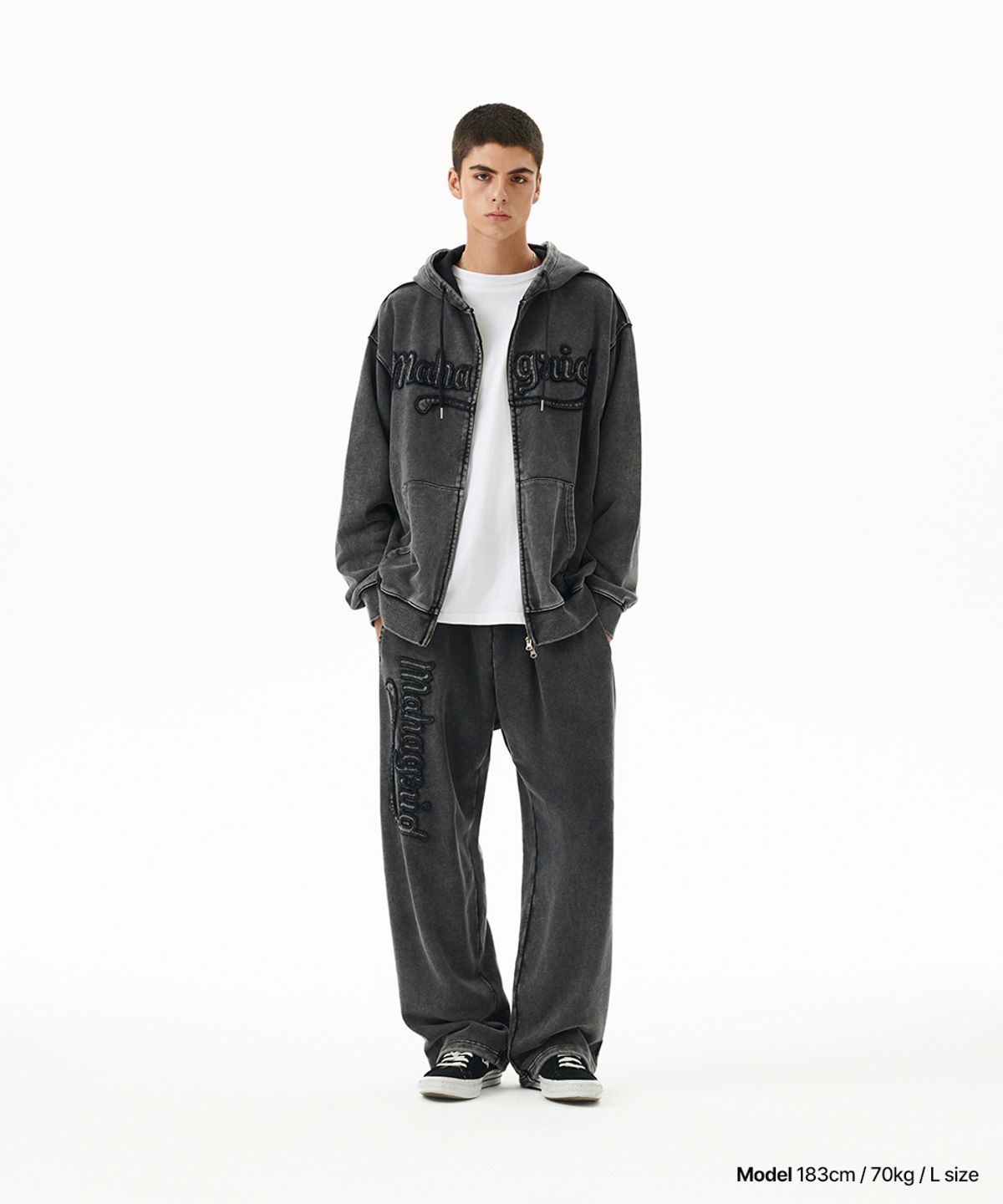 마하그리드(MAHAGRID) WASHED CUT OFF APPLIQUE HOOD ZIP UP BLACK(MG2FFMM496A)
