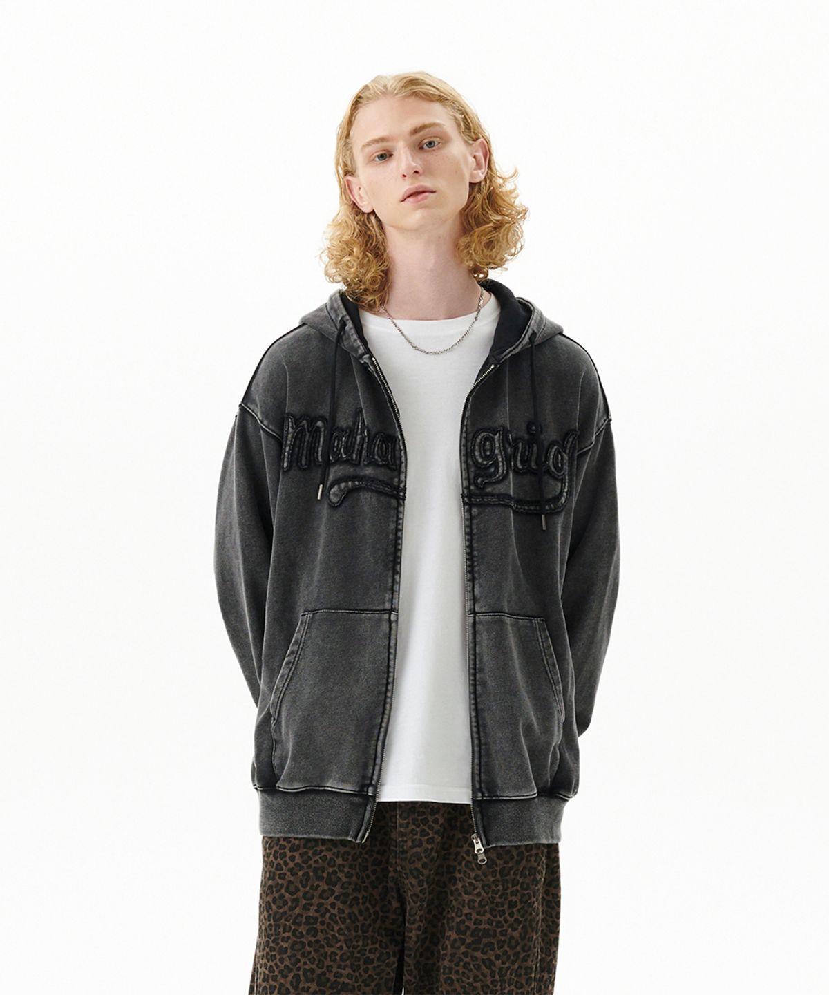 마하그리드(MAHAGRID) WASHED CUT OFF APPLIQUE HOOD ZIP UP BLACK(MG2FFMM496A)
