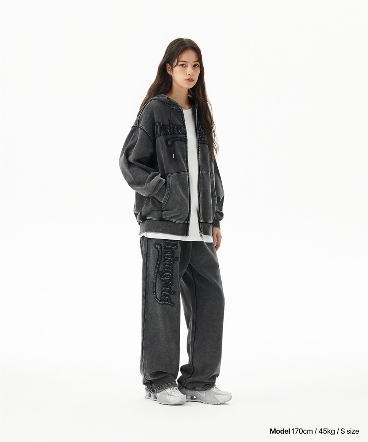 마하그리드(MAHAGRID) WASHED CUT OFF APPLIQUE HOOD ZIP UP BLACK(MG2FFMM496A)