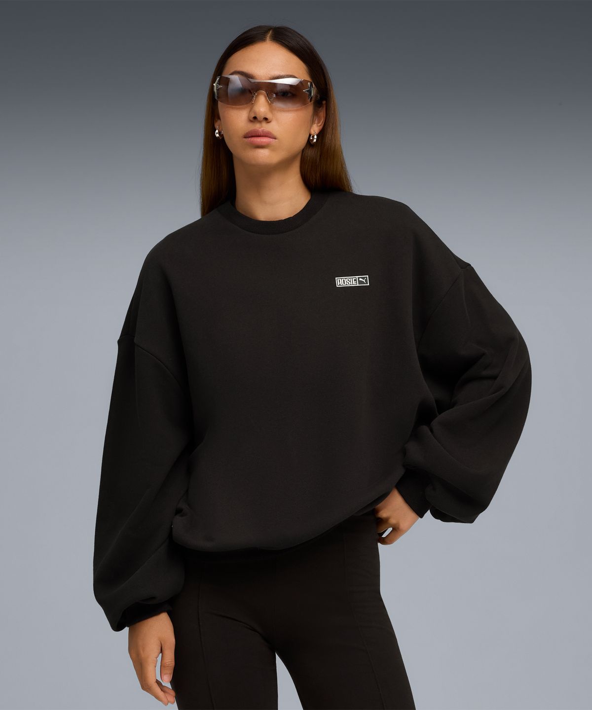 푸마(PUMA) 푸마 x 로제 오버사이즈 크루 TR - 블랙 / 633803-01