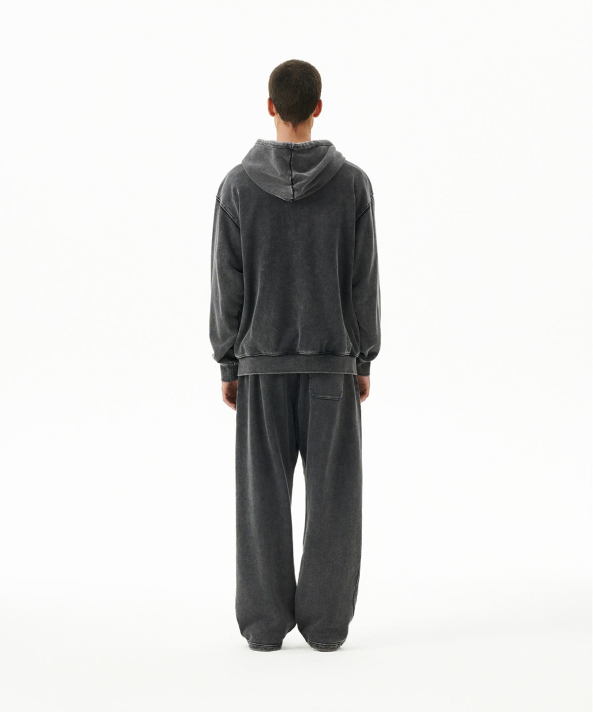 마하그리드(MAHAGRID) WASHED CUT OFF APPLIQUE SWEAT PANT BLACK(MG2FFMPA06A)