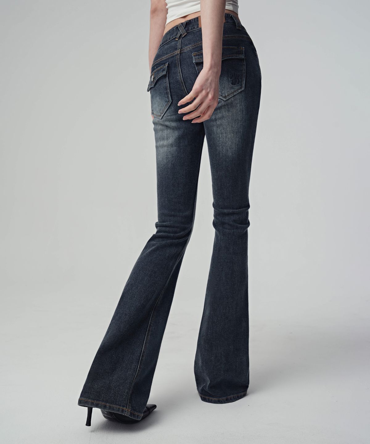 어반드레스(AVANDRESS) Shadow Line Bootscut Pants DEEP BLUE