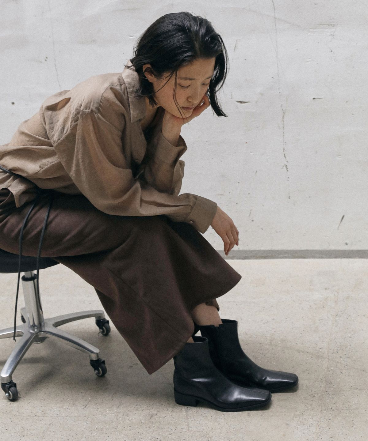 에퓨레(EPURE) HAUN Square Ankle Boots (2color)