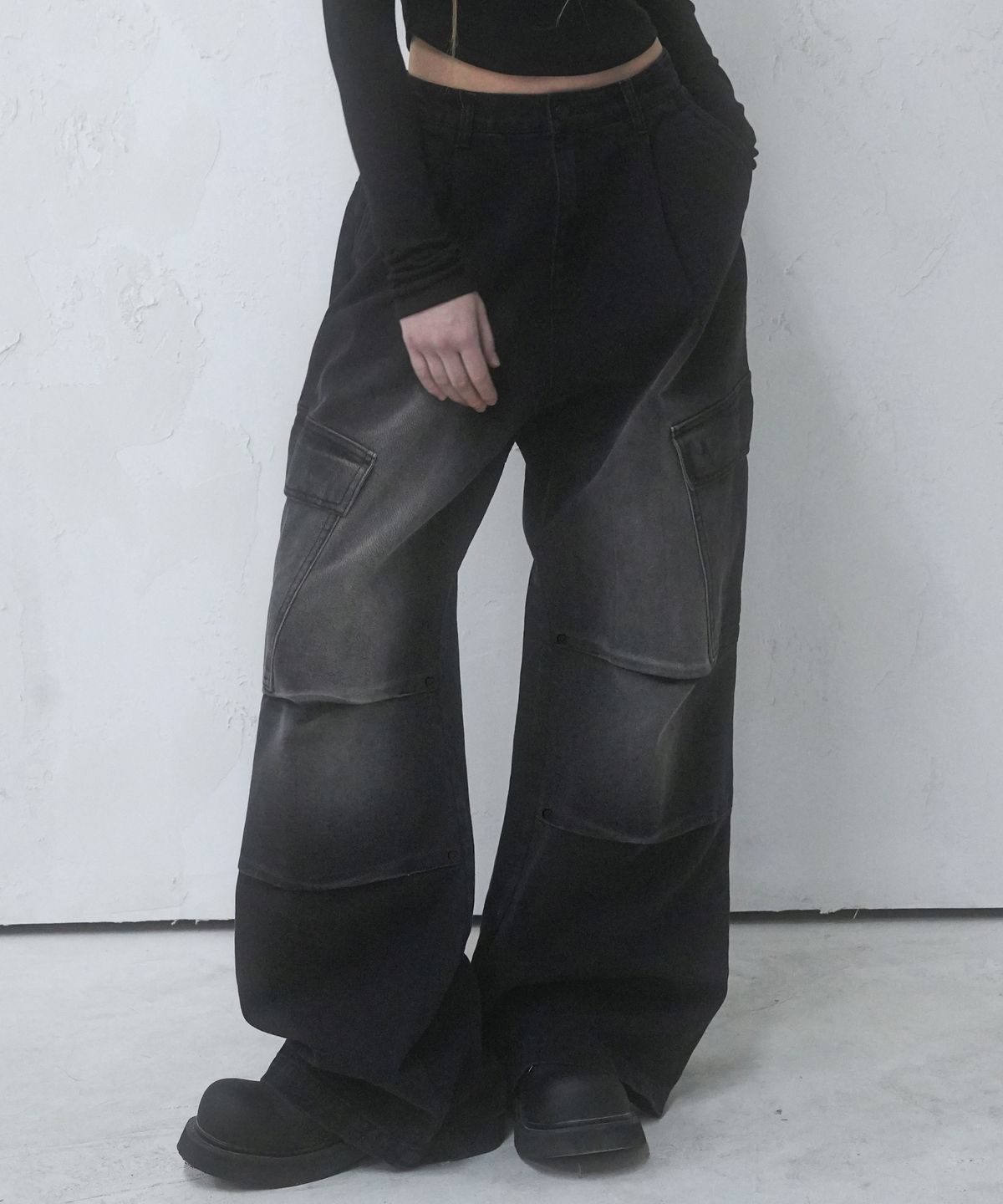 어반드레스(AVANDRESS) Side Big Cargo Pants BLACK CAMO