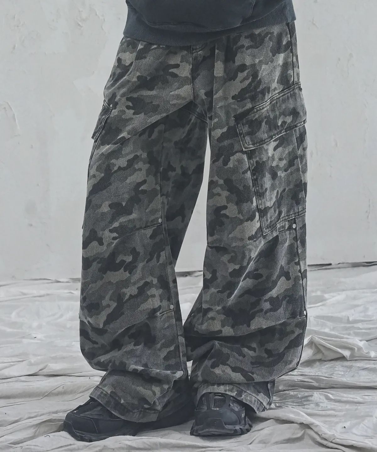 어반드레스(AVANDRESS) Side Big Cargo Pants BLACK CAMO
