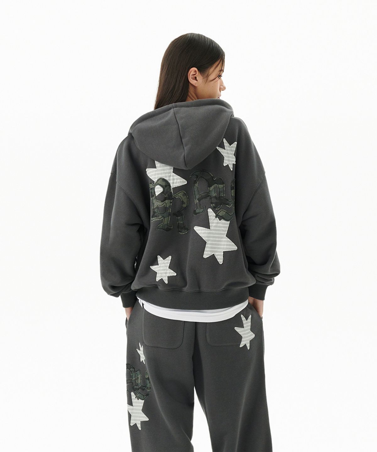 마하그리드(MAHAGRID) PRAY APPLIQUE ZIP UP HOODIE CHARCOAL(MG2FFMM495A)