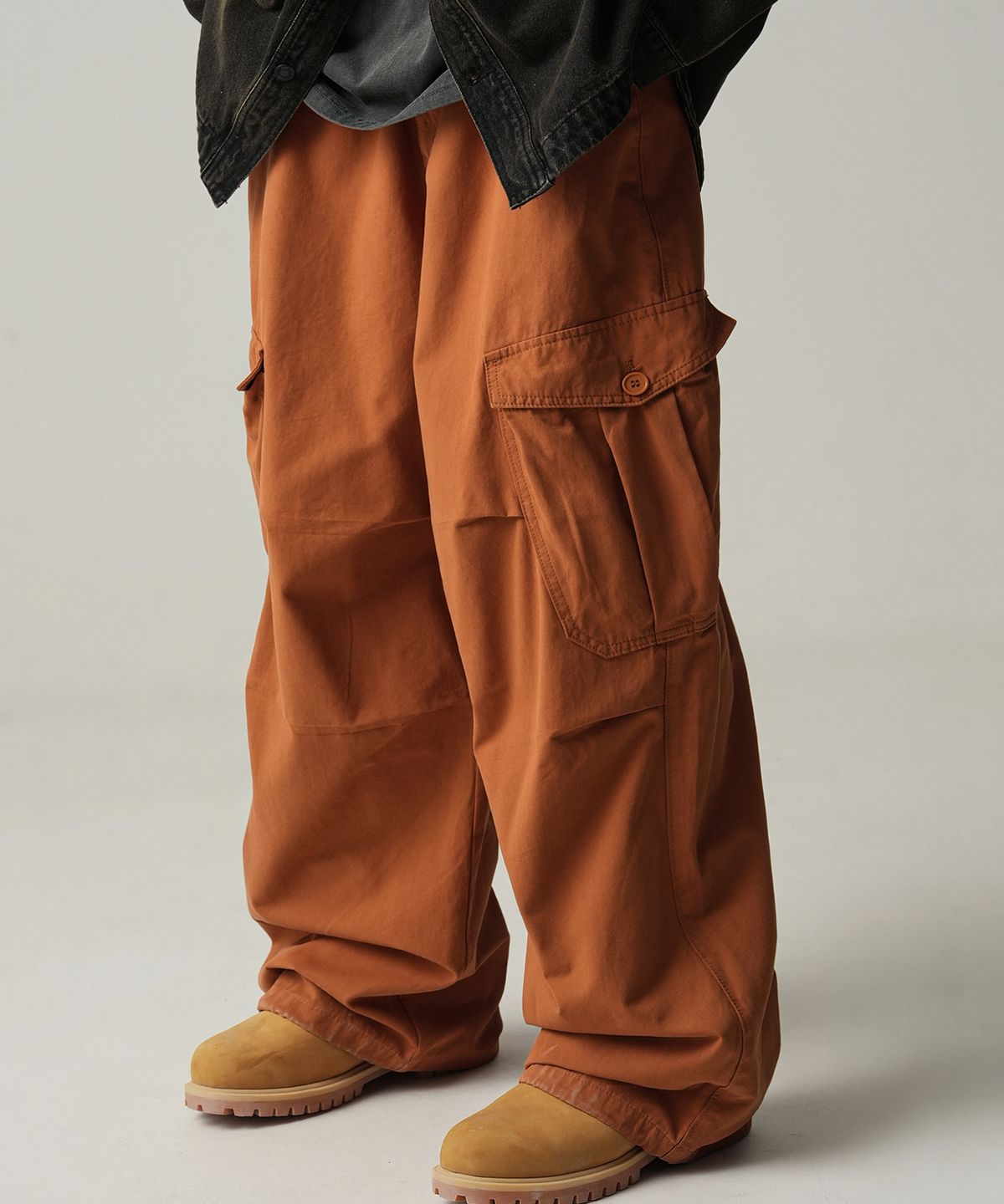 어반드레스(AVANDRESS) Enter Wide Cargo Cotton Pants CAMO