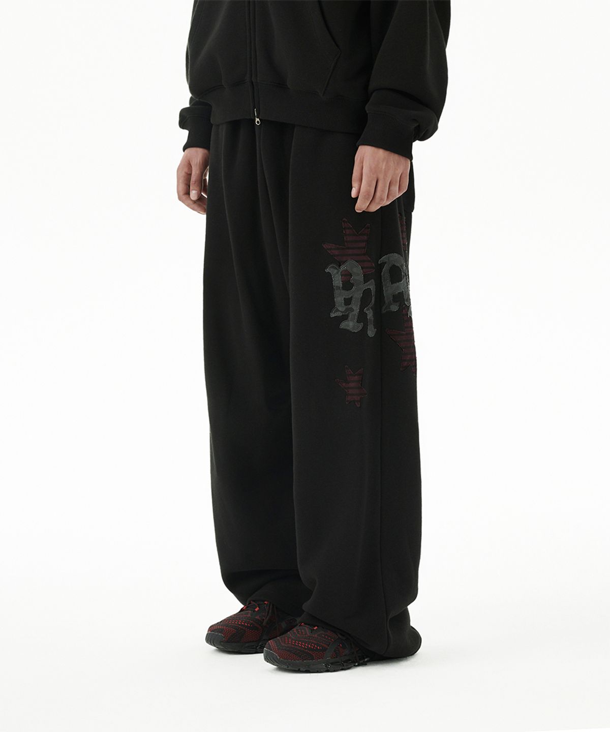마하그리드(MAHAGRID) PRAY APPLIQUE SWEAT PANT BLACK(MG2FFMPA05A)