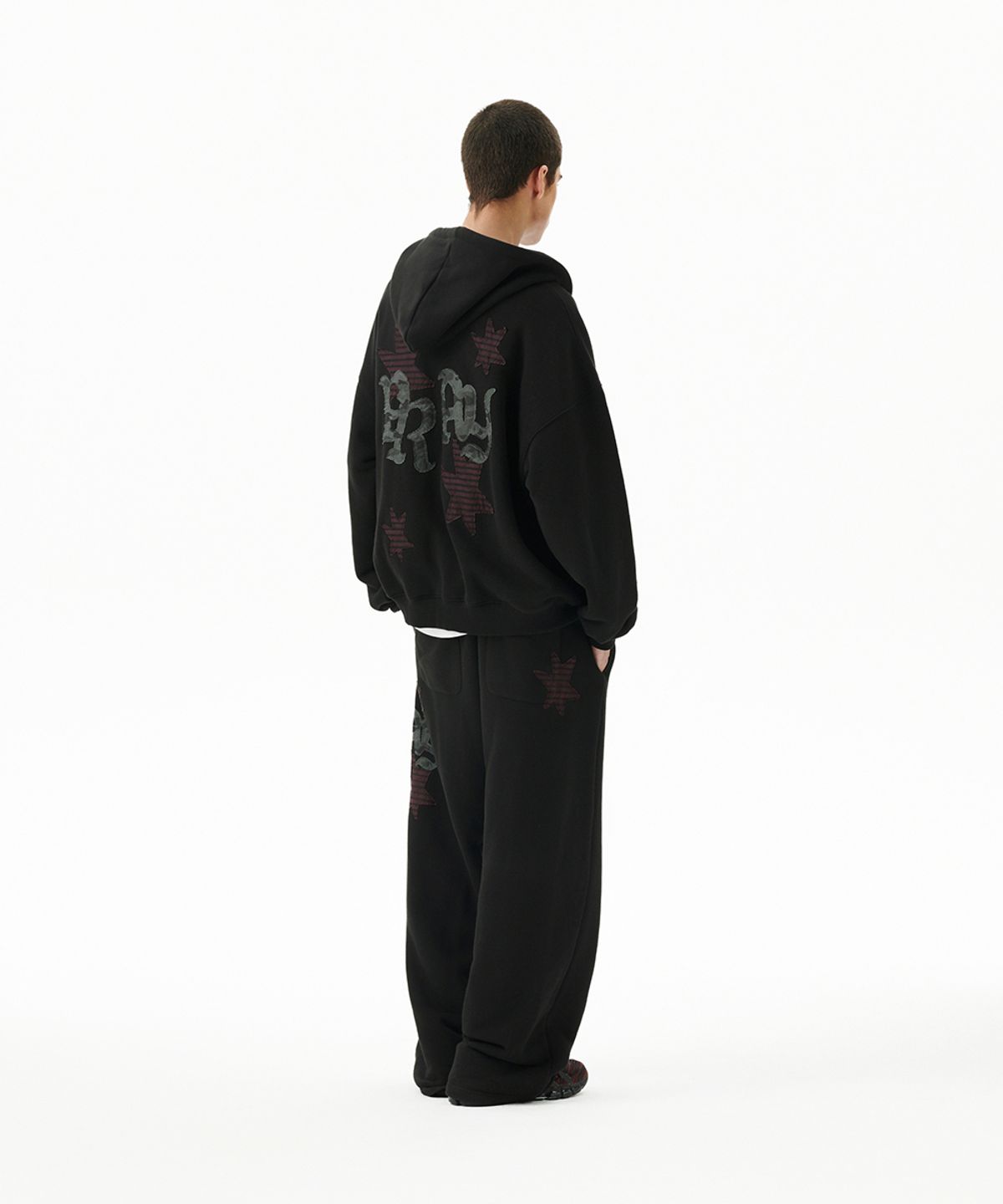 마하그리드(MAHAGRID) PRAY APPLIQUE SWEAT PANT BLACK(MG2FFMPA05A)