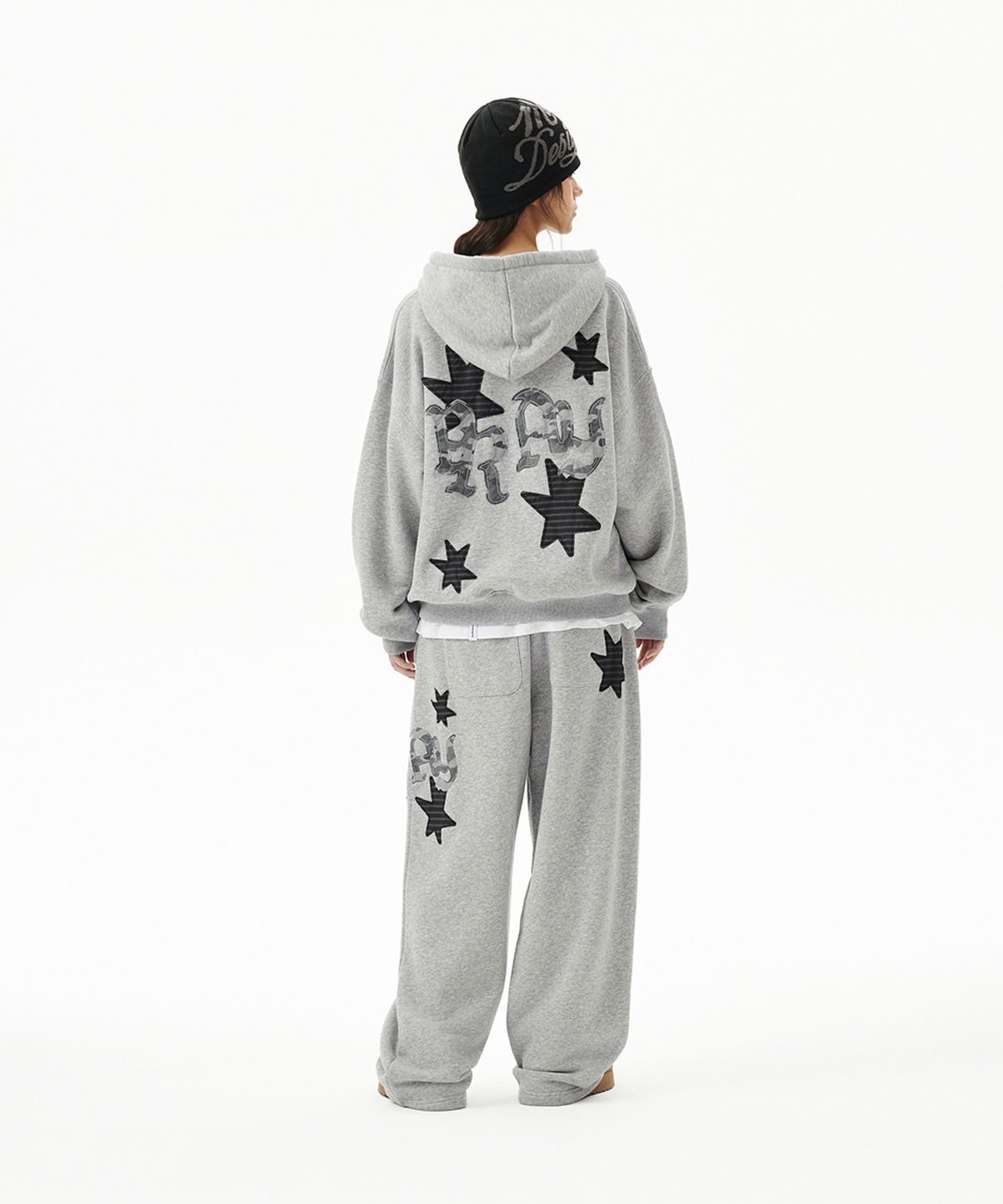마하그리드(MAHAGRID) PRAY APPLIQUE SWEAT PANT GREY(MG2FFMPA05A)