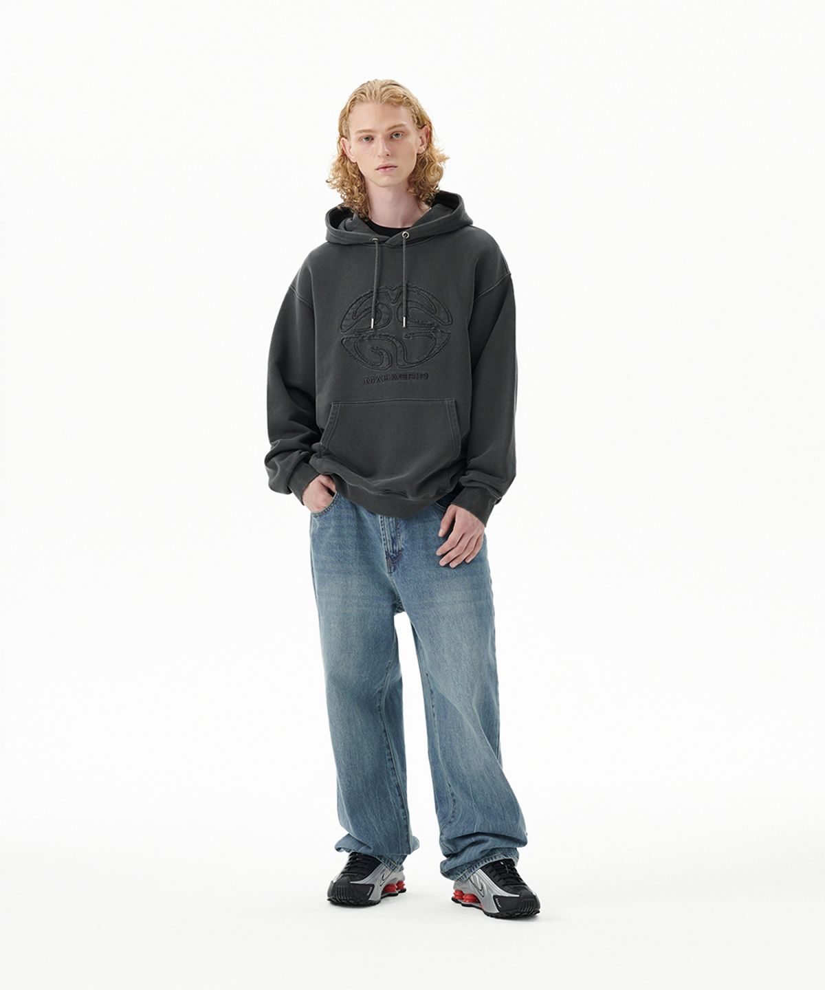 마하그리드(MAHAGRID) PIGMENT ECLIPSE LOGO HOODIE CHARCOAL(MG2FFMM411A)