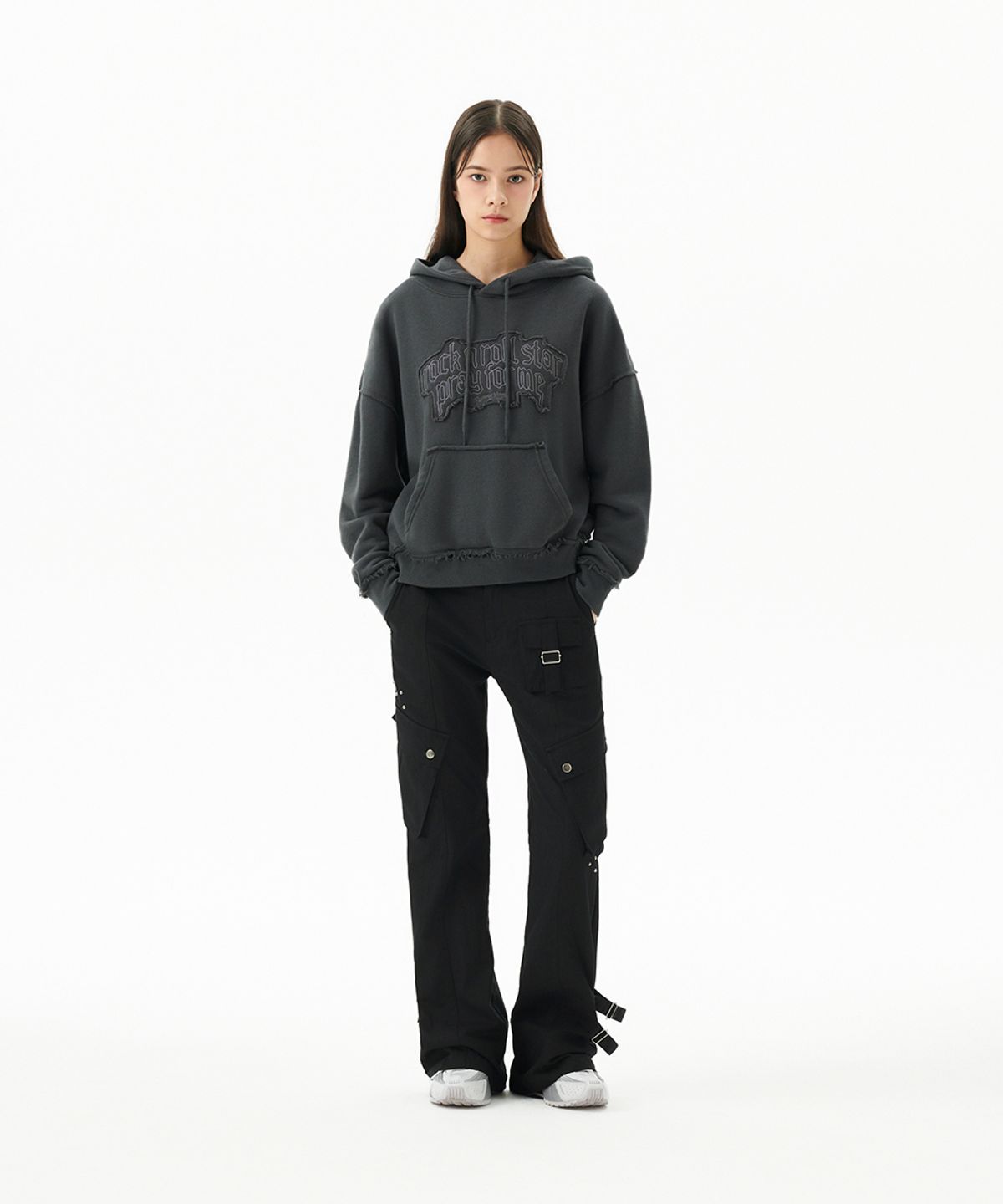 마하그리드(MAHAGRID) RAW CUT PRAY CROP HOODIE CHARCOAL(MG2FFFM418A)