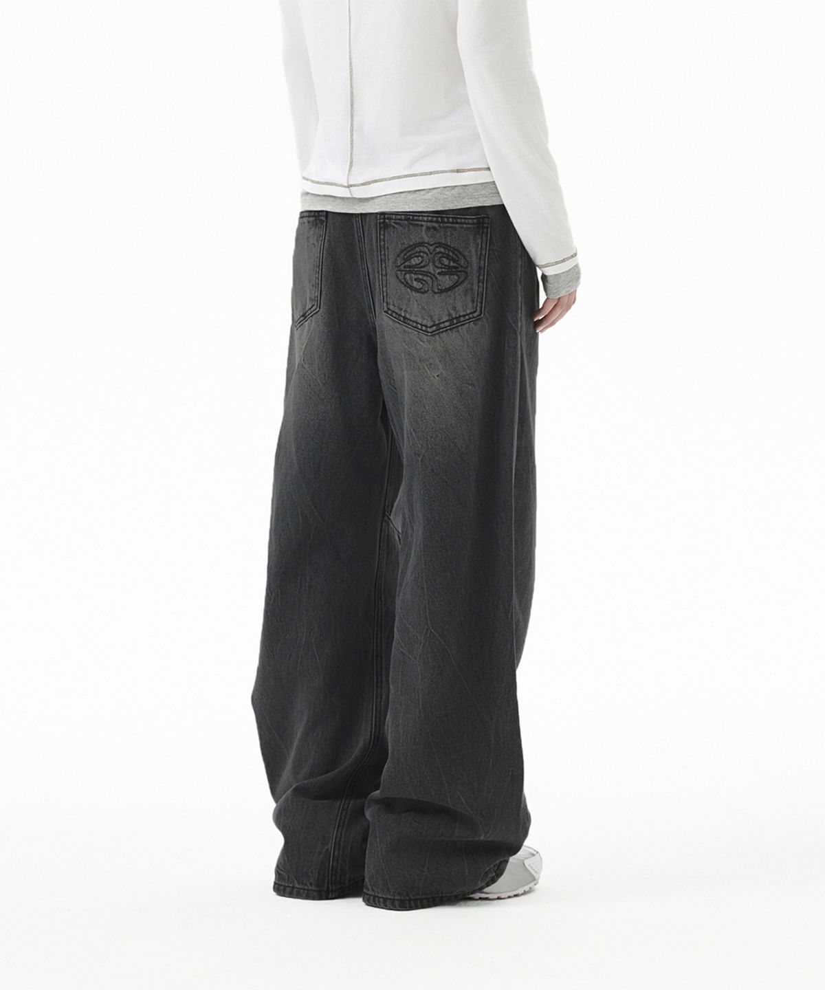 마하그리드(MAHAGRID) WASHED DART DENIM PANT BLACK(MG2FFFD115A)