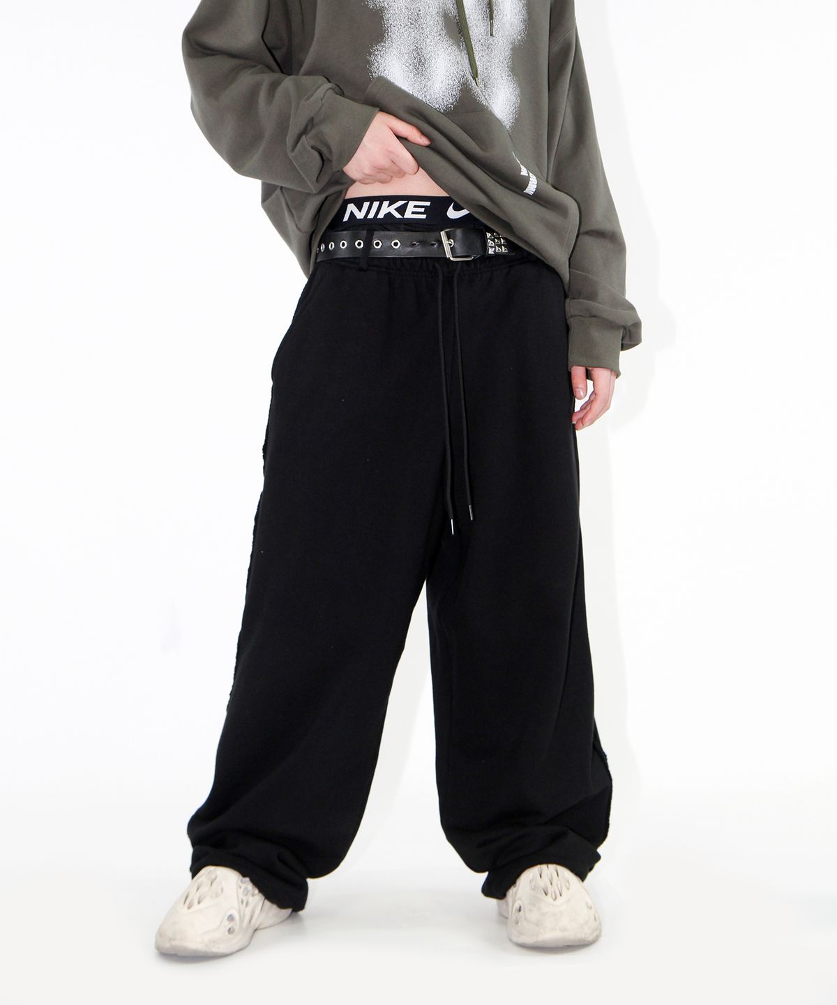 크리건(CRIGUN) Wide Track Pants Max Over Fit BLACK