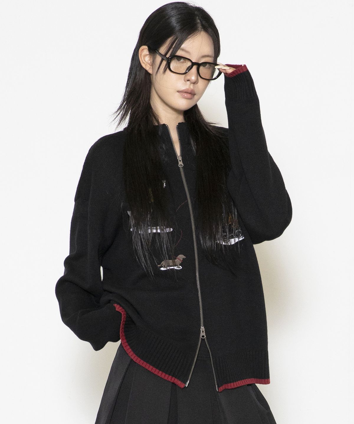 글랙(GLACK) GNT076 조제 두들 자수 니트 집업 (BLACK)