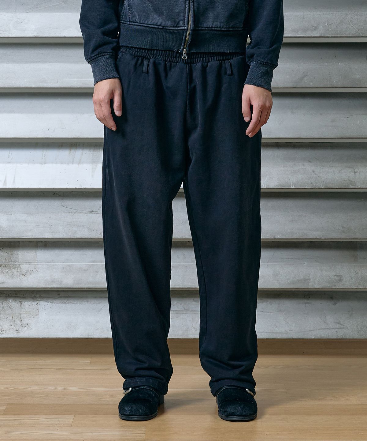 웨스켄(WESKEN) [UNISEX] WASHED LOOSE SWEAT PANTS (BLACK)