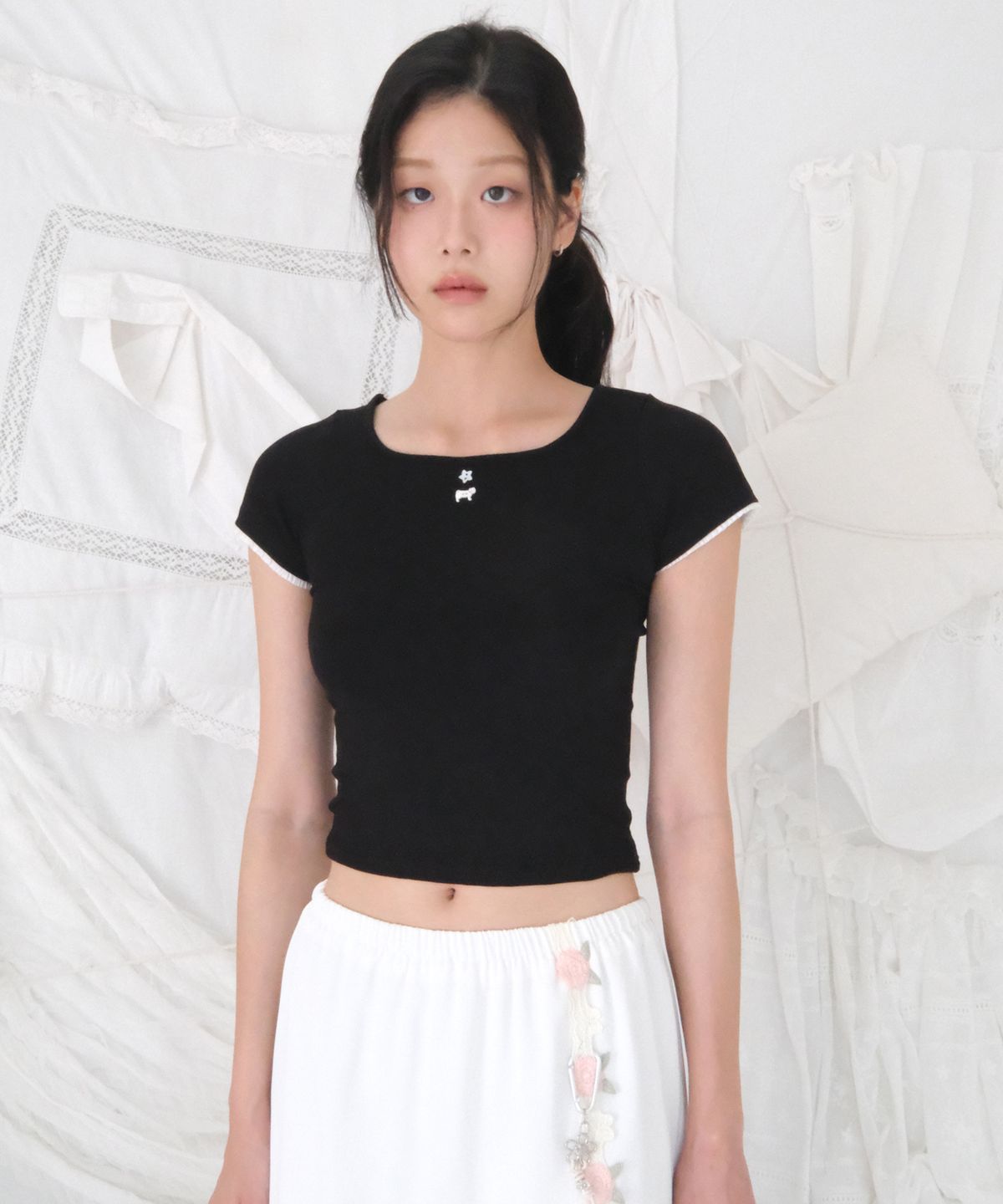 시월107(SIWL107) Kitten Crop Tee (Black)