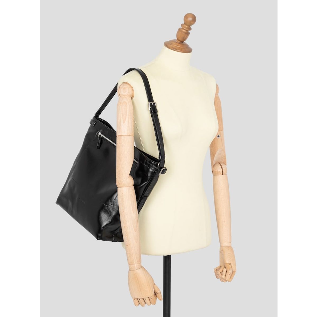 빈폴 액세서리(BEANPOLE ACCESSORY) 라인 소프트 숄더백 - 블랙