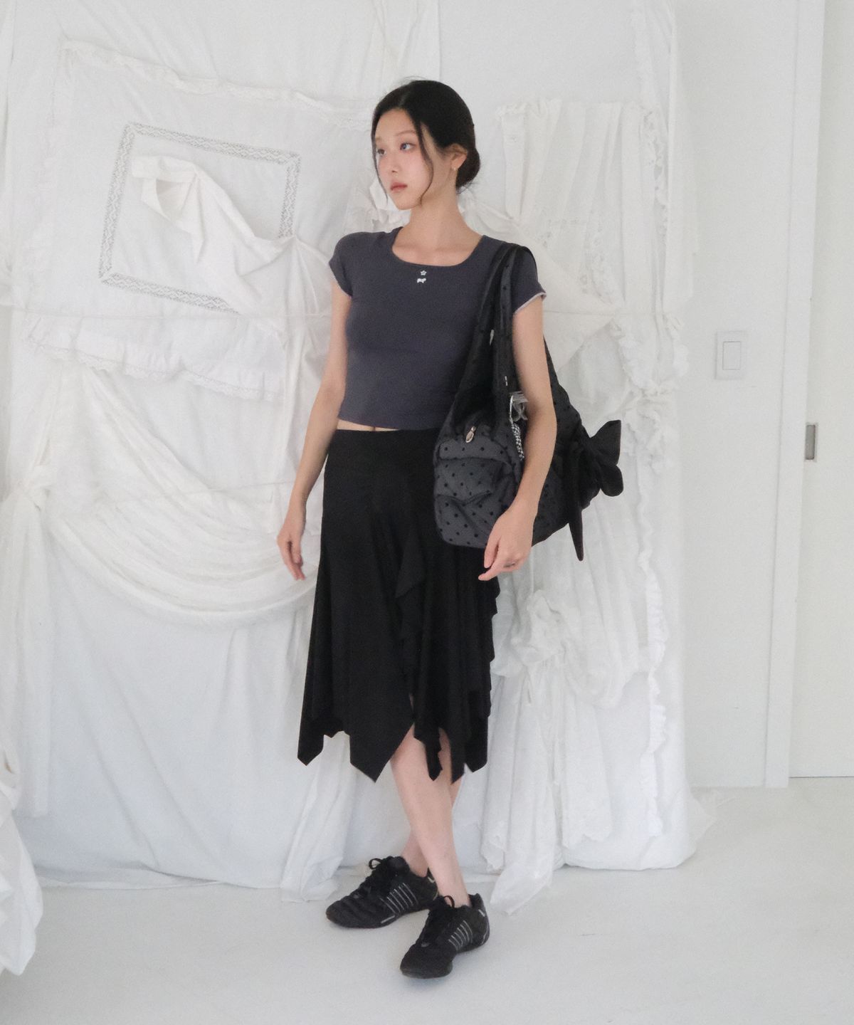 시월107(SIWL107) Kitten Crop Tee (Charcoal)
