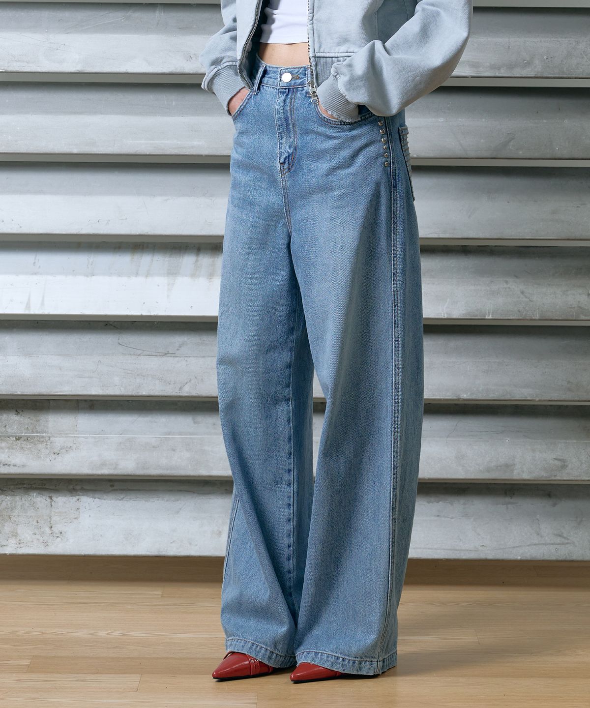 웨스켄(WESKEN) [UNISEX] STUDDED WIDE DENIM PANTS (MID BLUE)