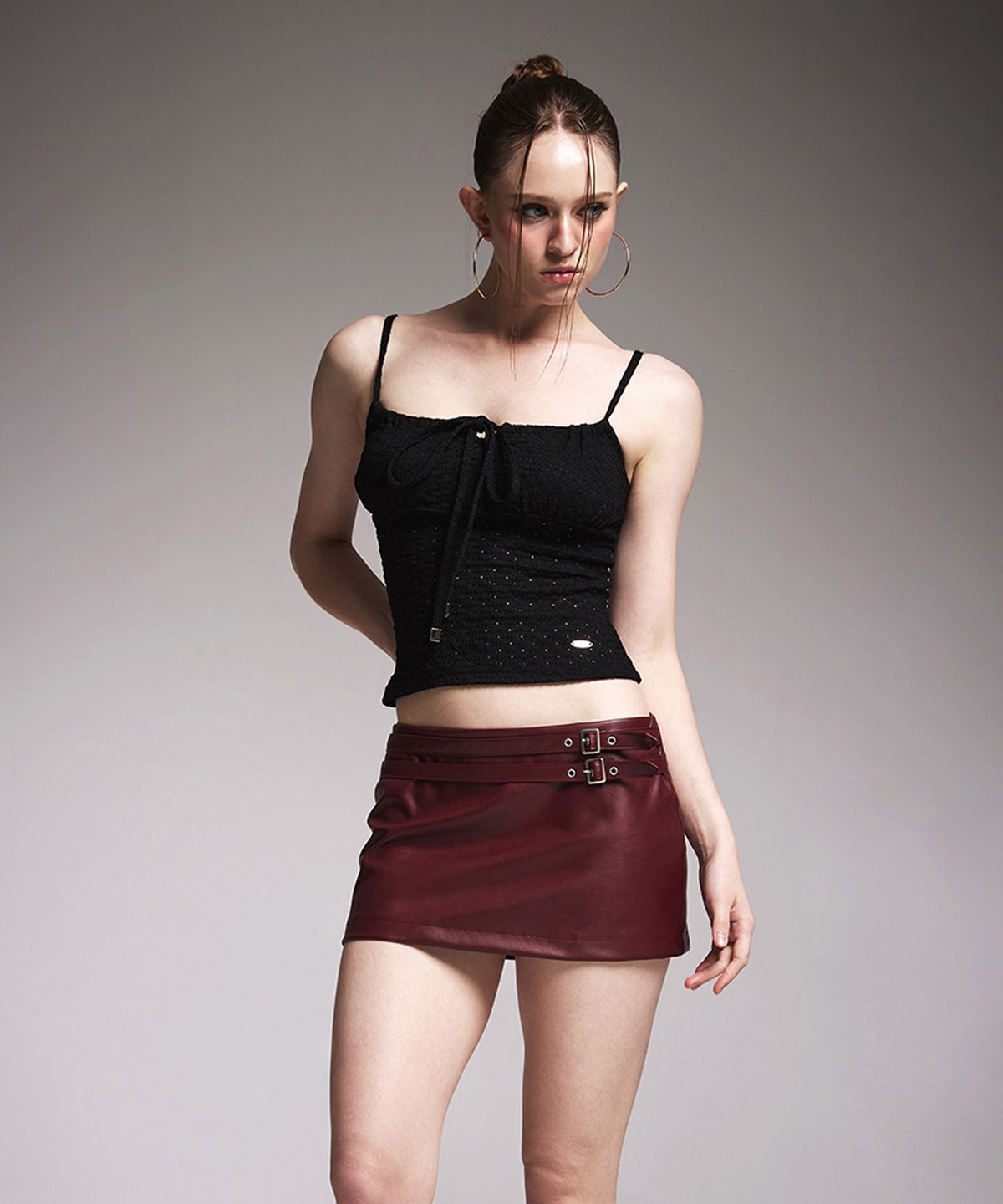 에이알유(A.R.U) LACE TIE TOP