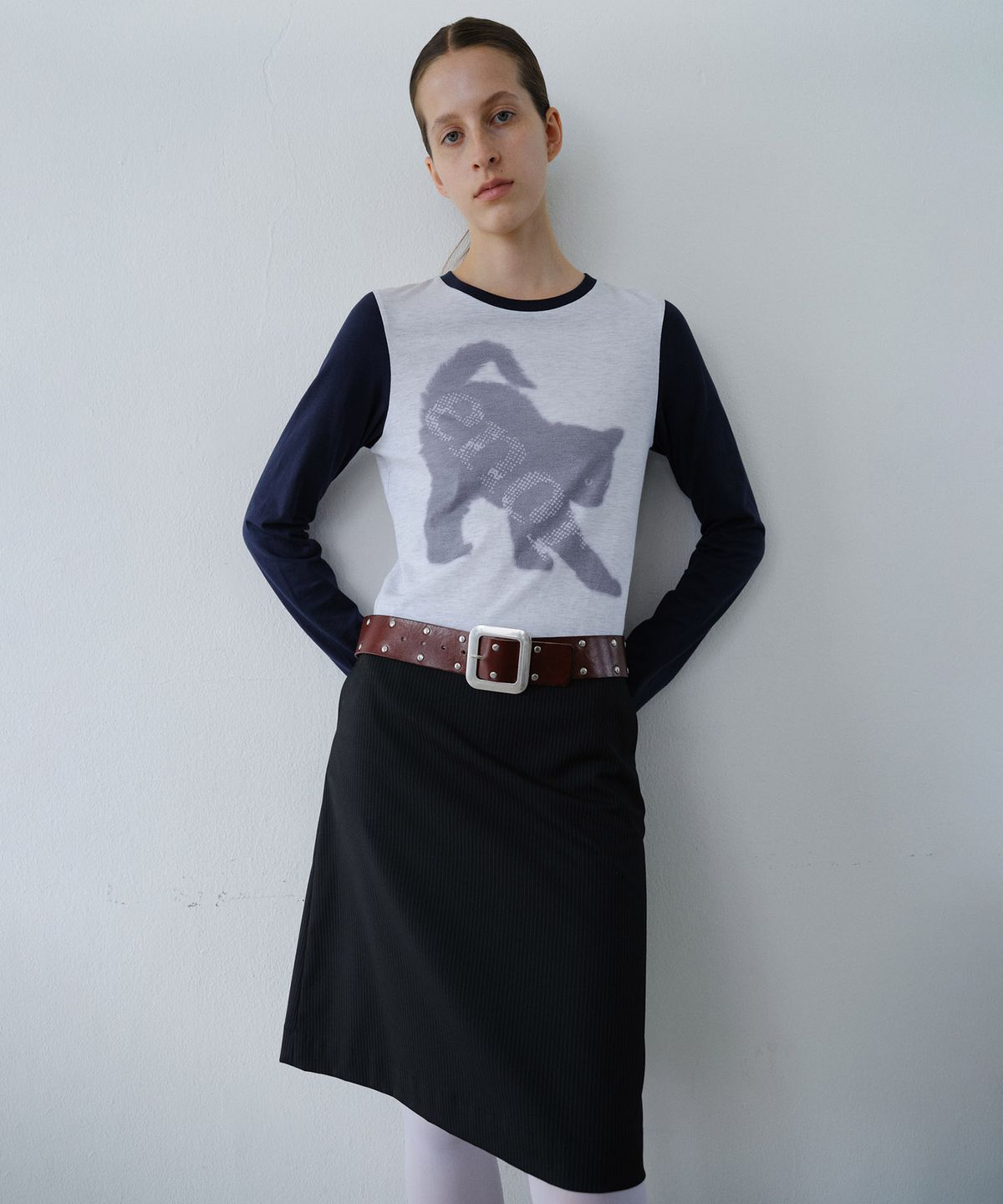 엔오르(EN OR) ENOR CAT CROP T-SHIRT - LIGHT GREY