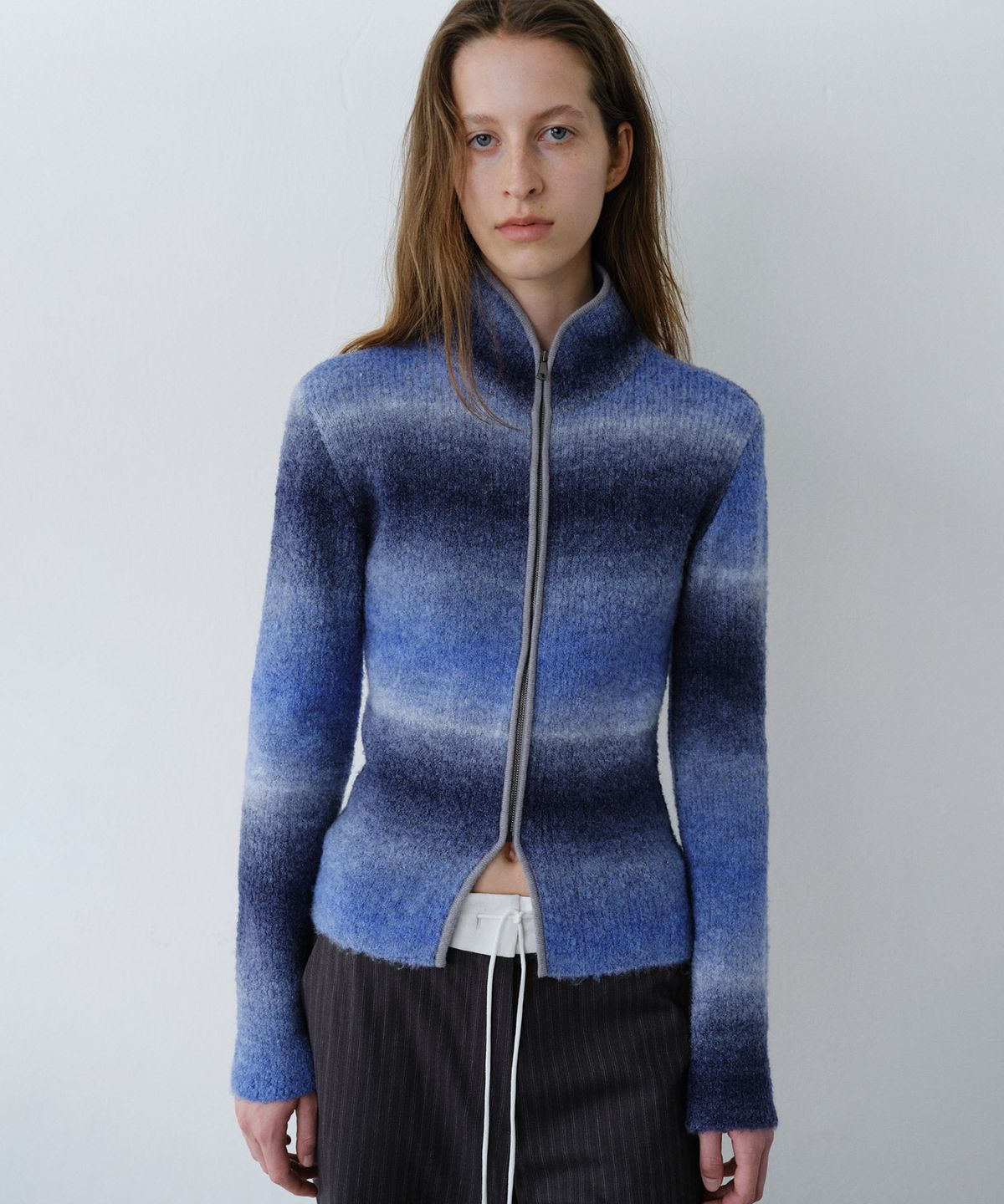 엔오르(EN OR) GRADATION ZIP-UP KNIT - BLUE