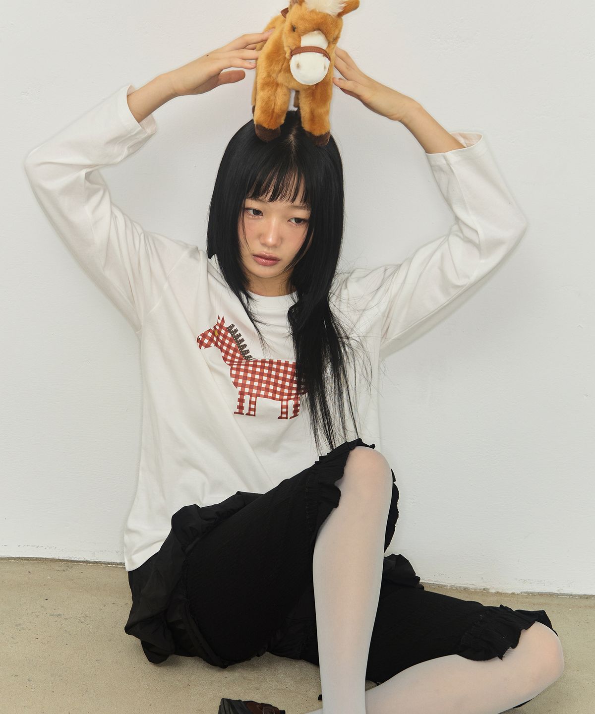그레이버(GRAVER) [UNISEX]PAPER PONY 롱슬리브 티셔츠_4color