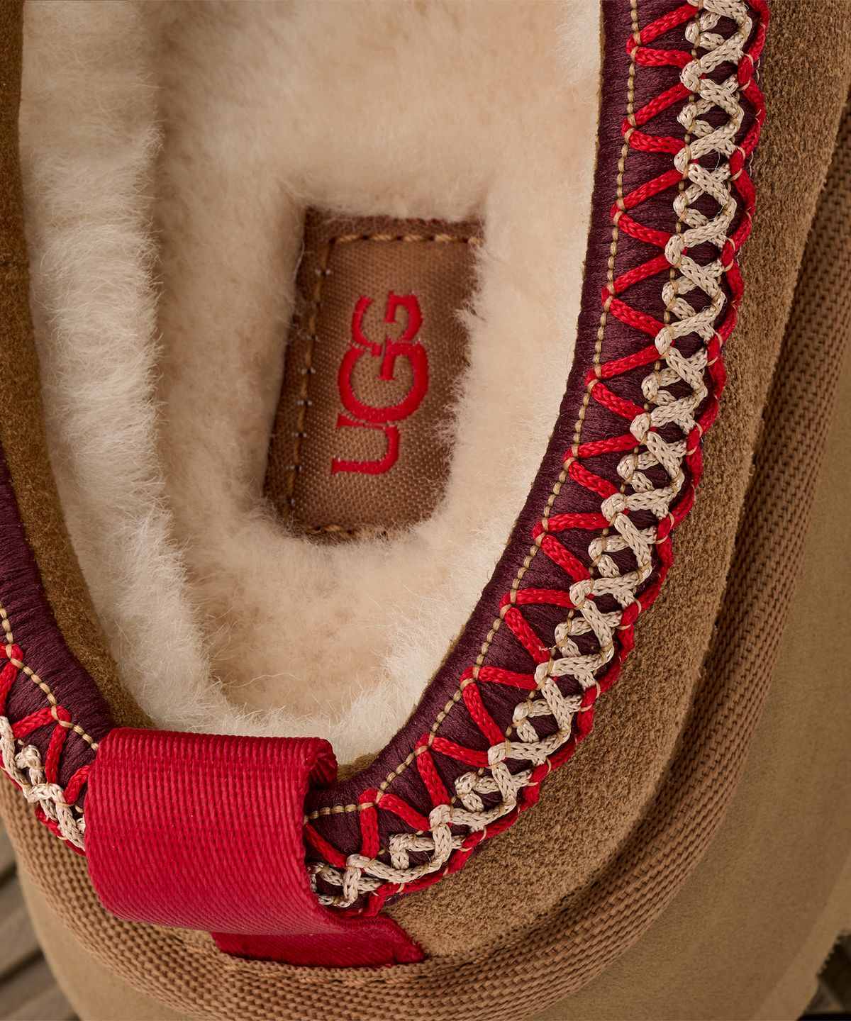 어그(UGG) [WOMEN] 스티치 칼라 플랫폼 슬리퍼 (타즈 II) - 체스넛 / 1174471-CHE