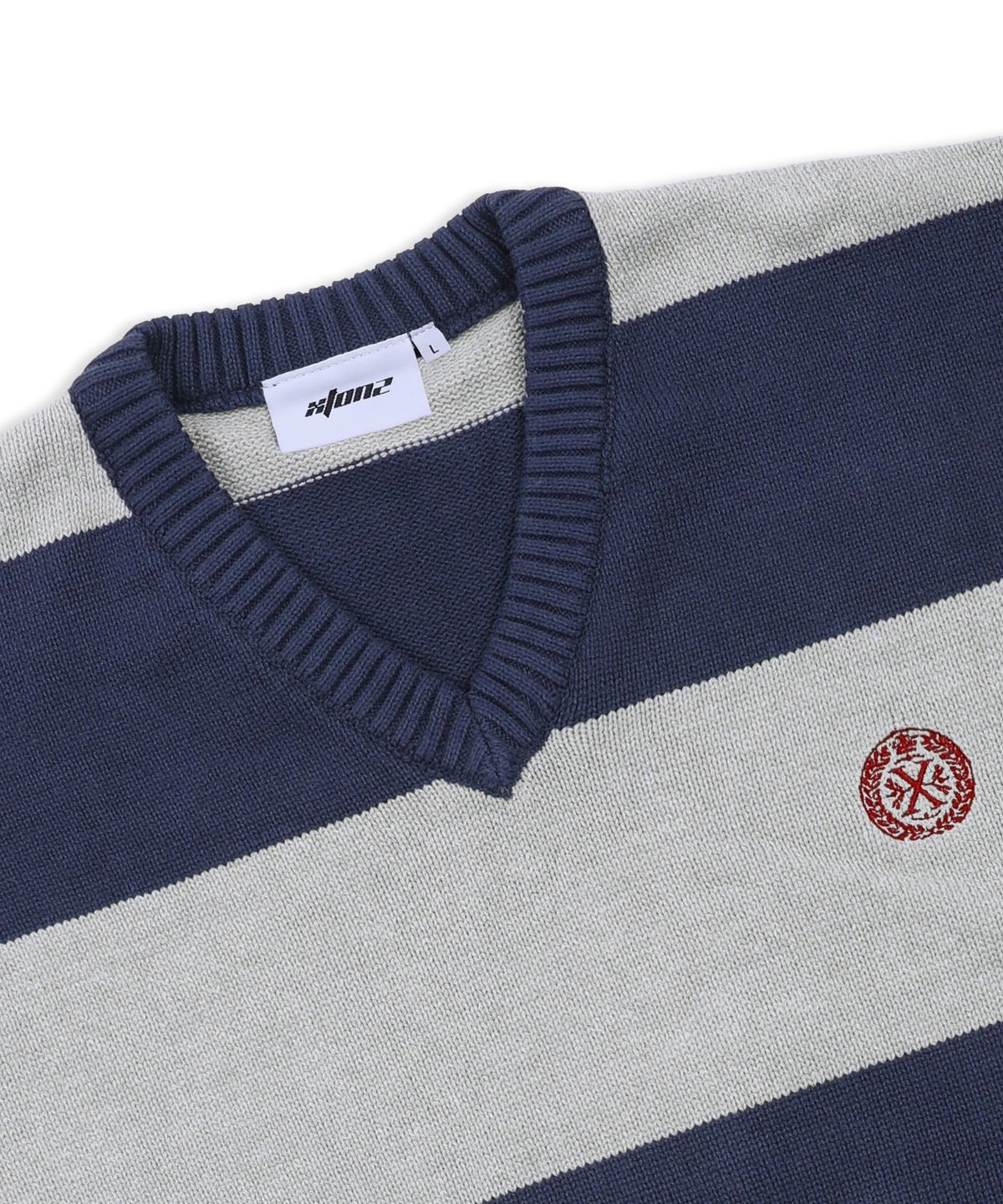 엑스톤즈(XTONZ) XTK170 스트라이프 브이넥 풀오버 니트 (NAVY)