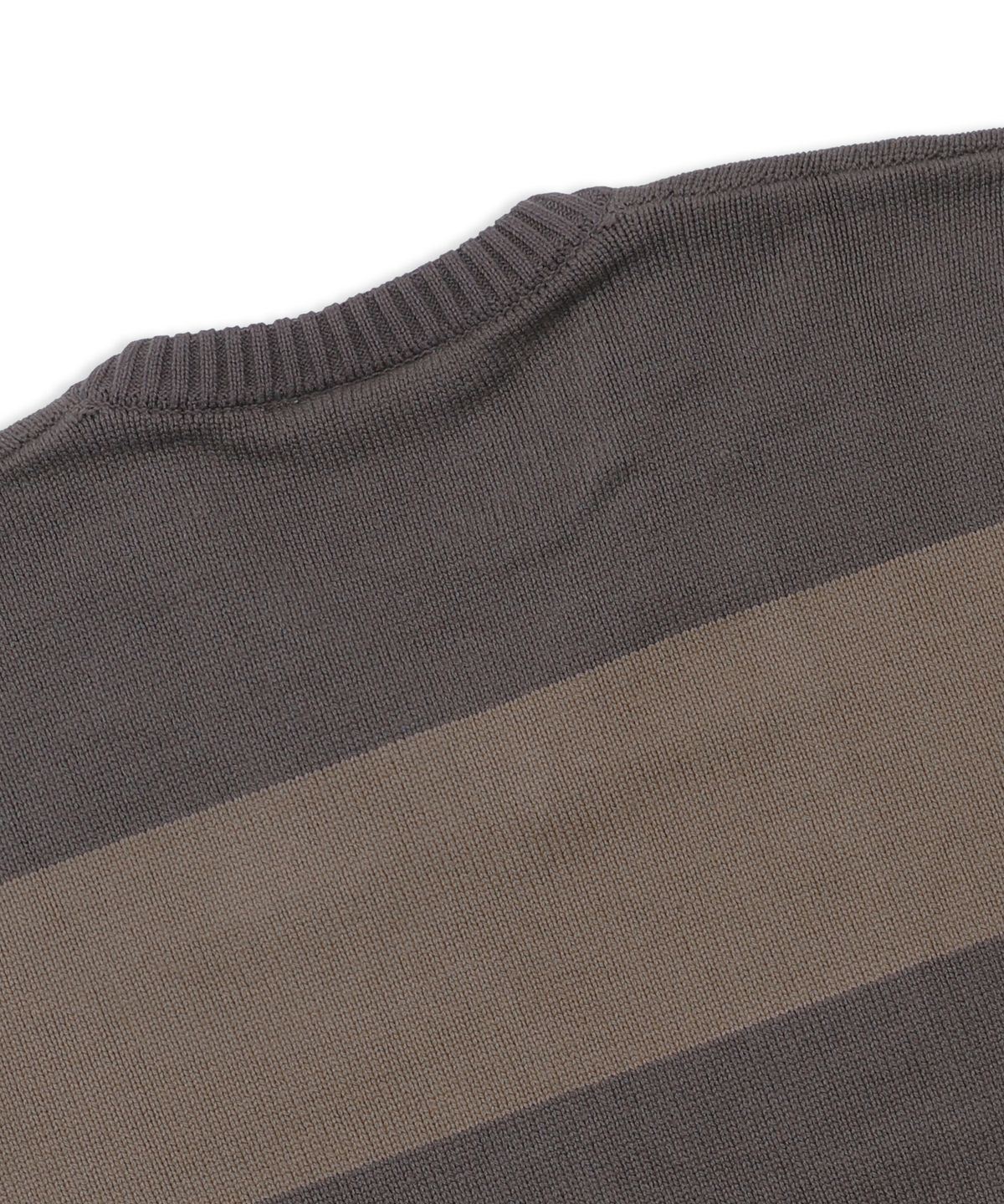 엑스톤즈(XTONZ) XTK170 스트라이프 브이넥 풀오버 니트 (BROWN)