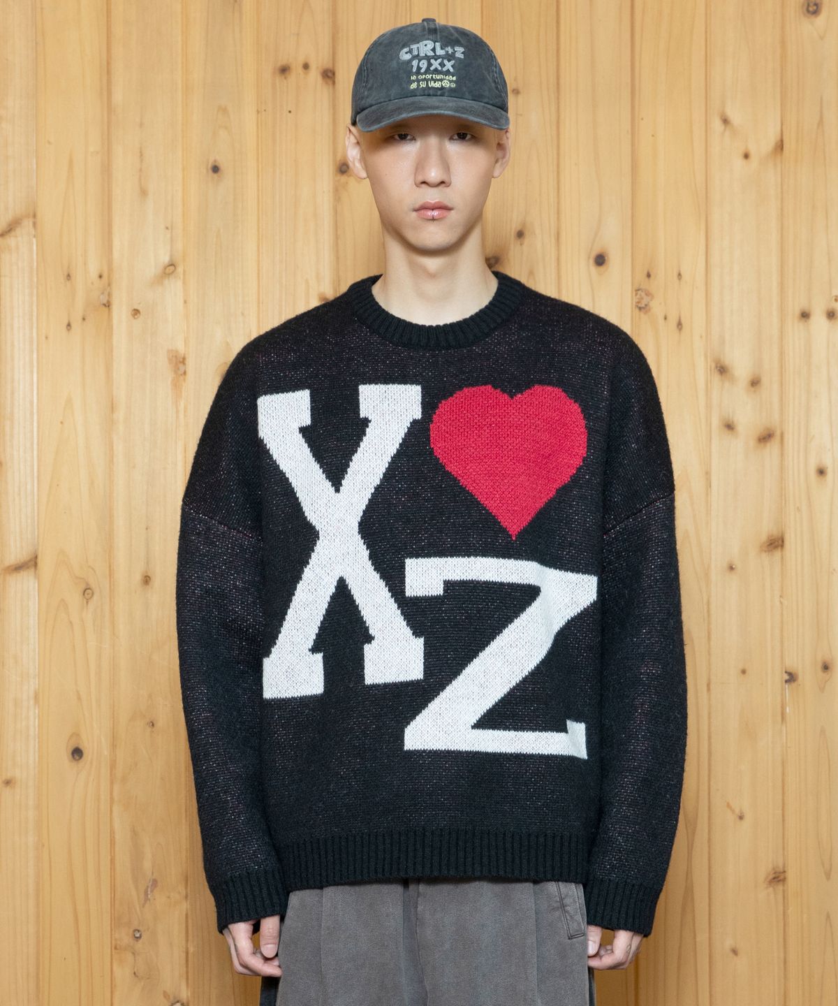 엑스톤즈(XTONZ) XTK167 러브 헤어리 풀오버 니트 (BLACK)