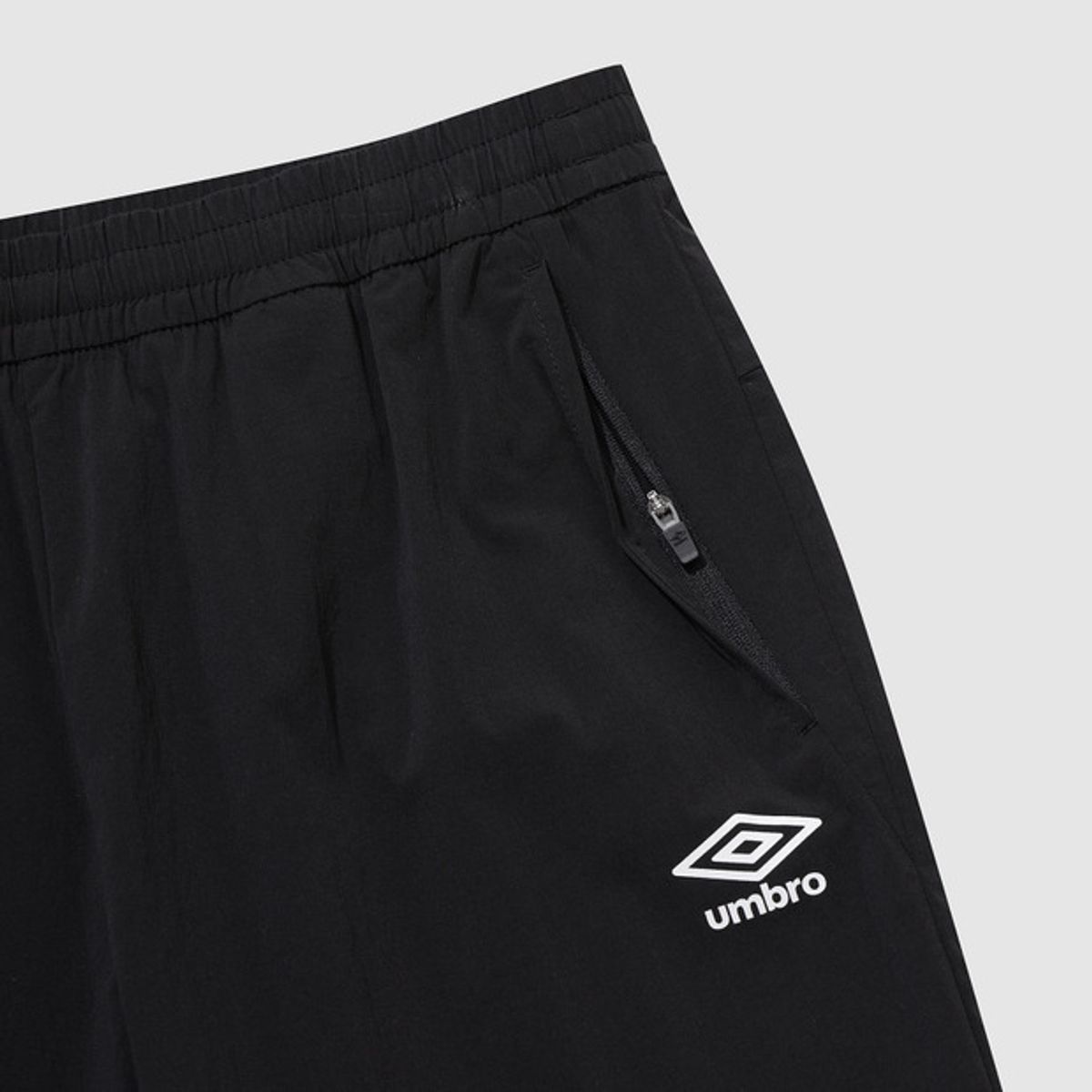 엄브로(UMBRO) 나이트런 베이직 조거 팬츠 블랙(UQ321SPT93)