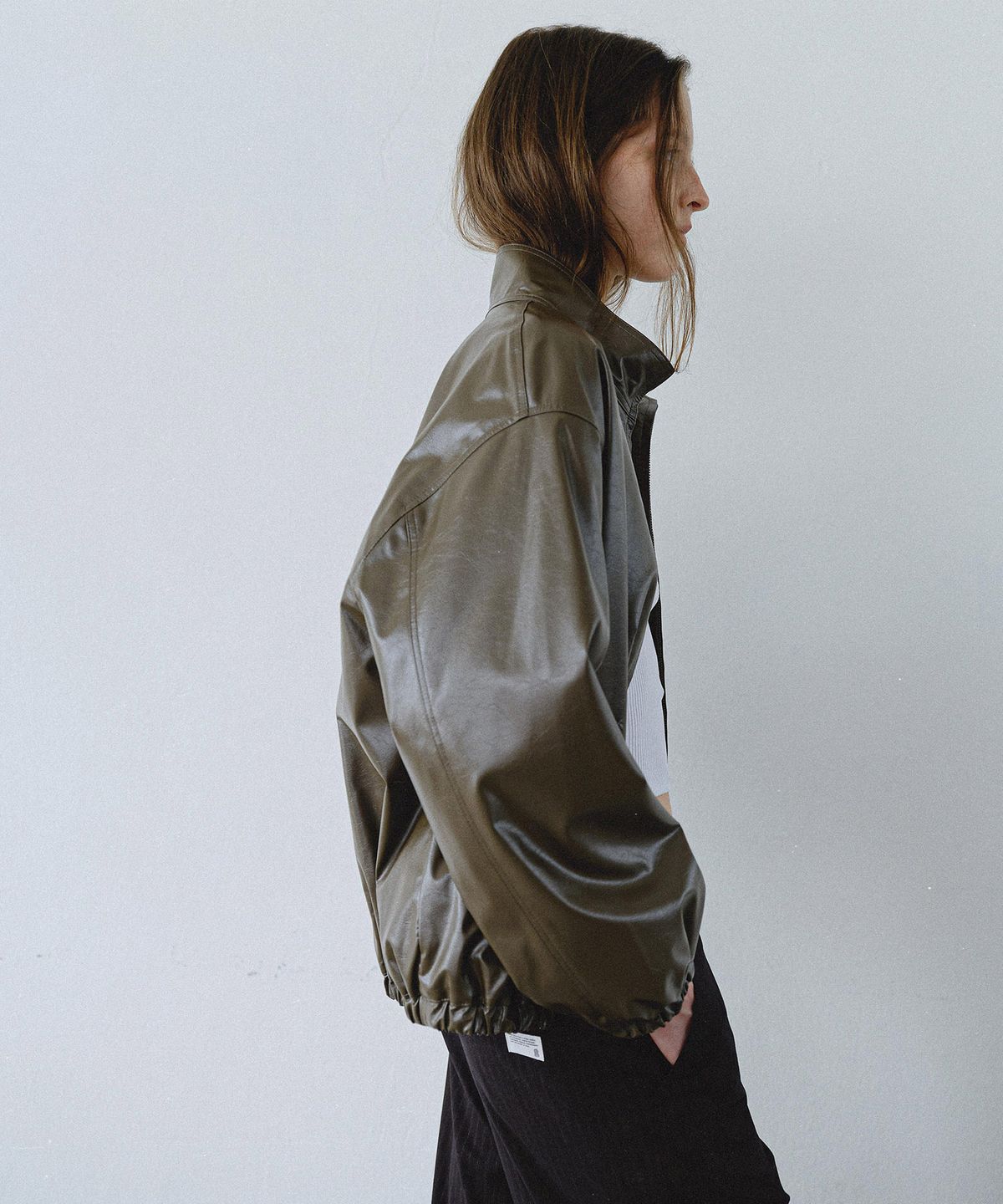 엔오르(EN OR) HIGH NECK LEATHER BLOUSON - KHAKI