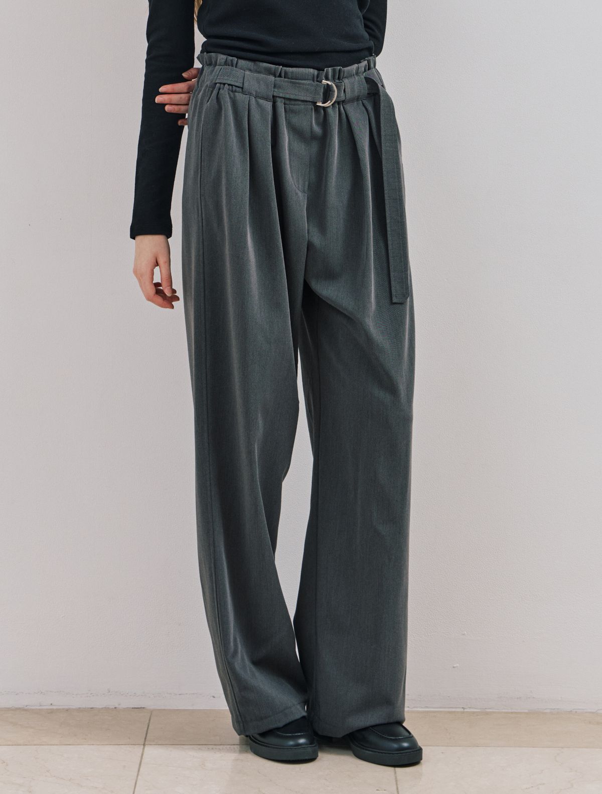 클루니(CLUNY) Pintuck belted wide pants - gray