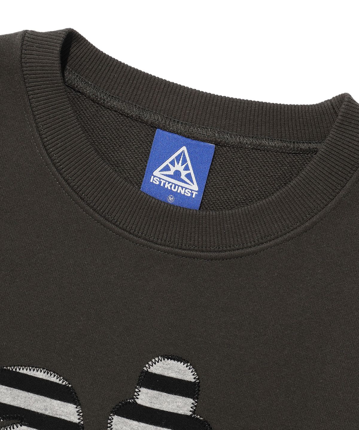 이스트쿤스트(ISTKUNST) ATTUNE SWEATSHIRTS_CHARCOAL(IK2FFFM441A)