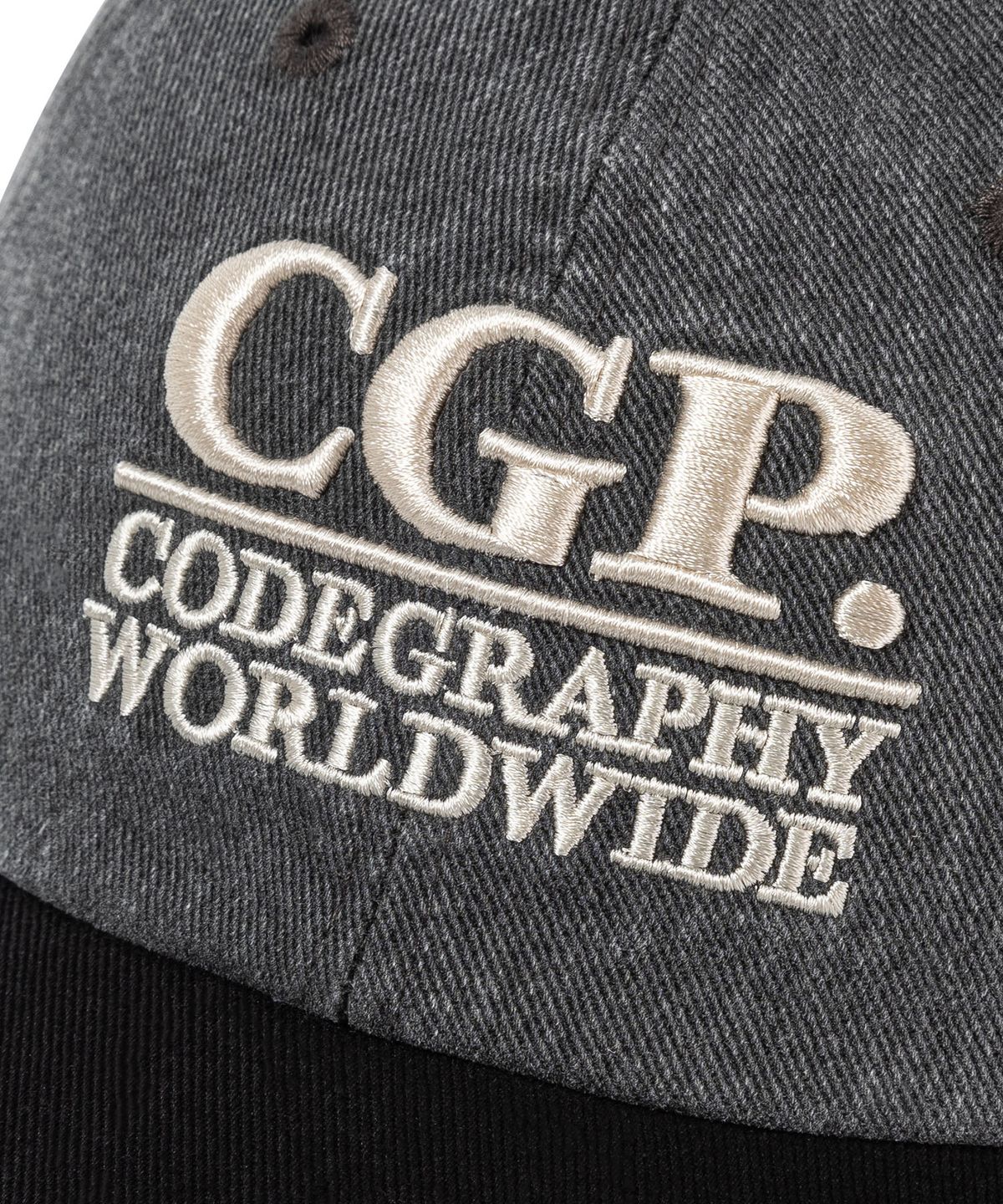 코드그라피(CGP) 스퀘어 로고 워싱 배색 볼캡_차콜