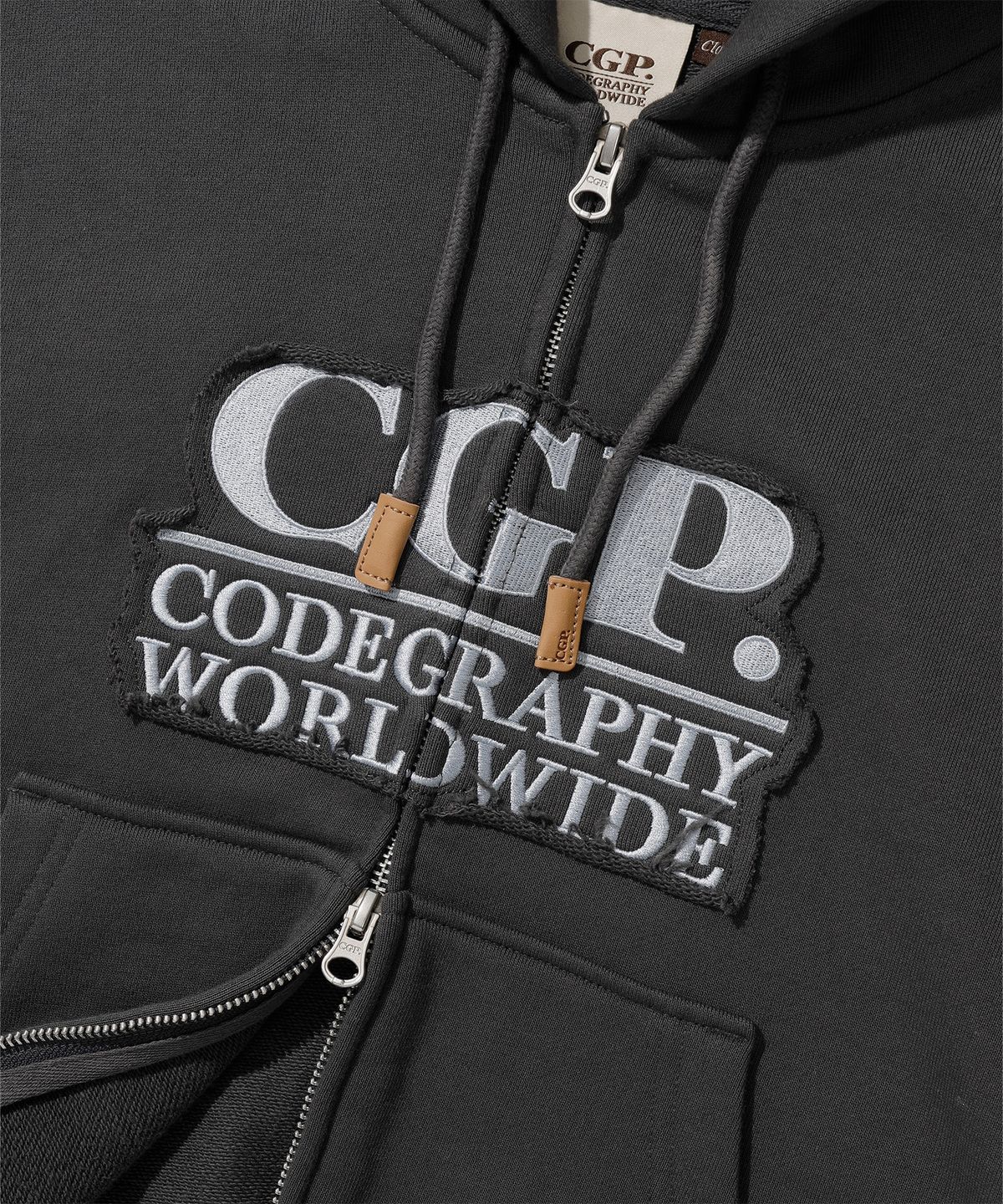 코드그라피(CGP) (우먼) 스퀘어 로고 데미지 후드 집업_차콜