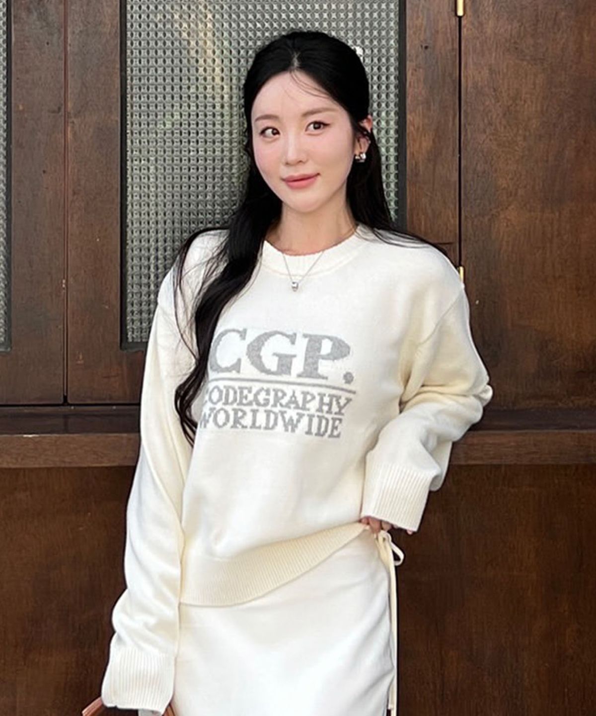 코드그라피(CGP) (우먼) 스퀘어 로고 니트_크림